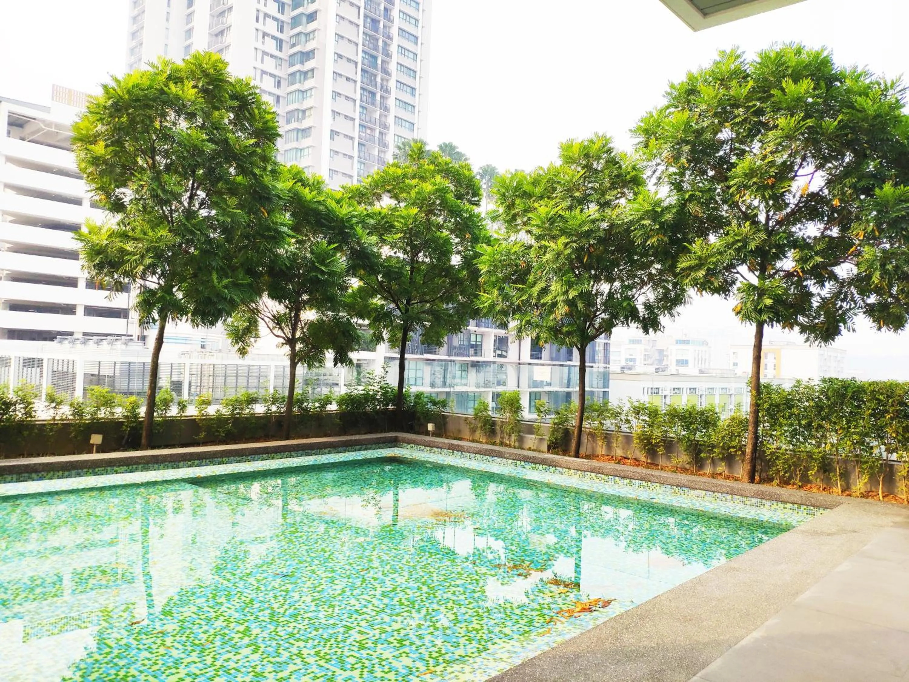 Pool view in 5-Star Apartment + Infinity Pool, 4 pax, 1 min to Jaya One