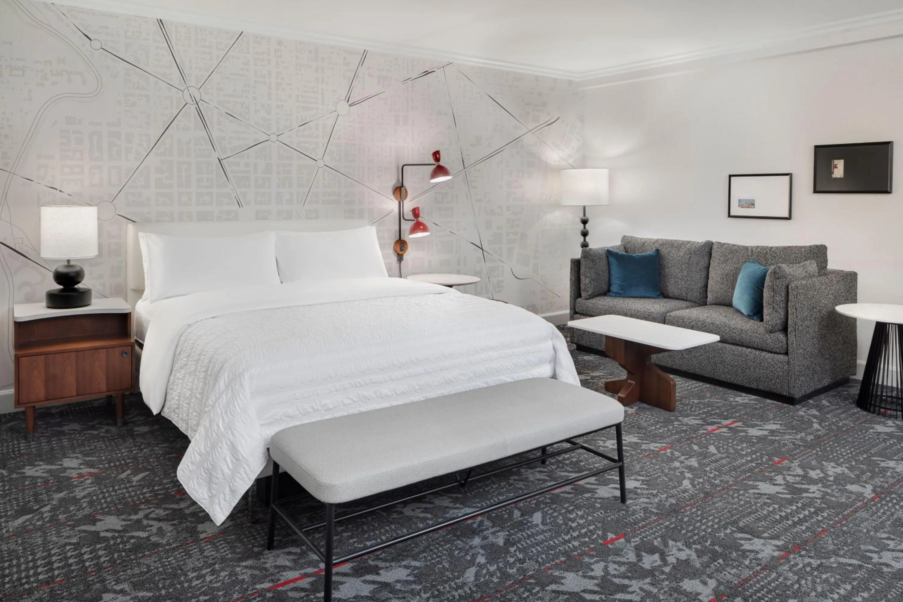 Photo of the whole room, Bed in Le Meridien Washington, DC, The Madison