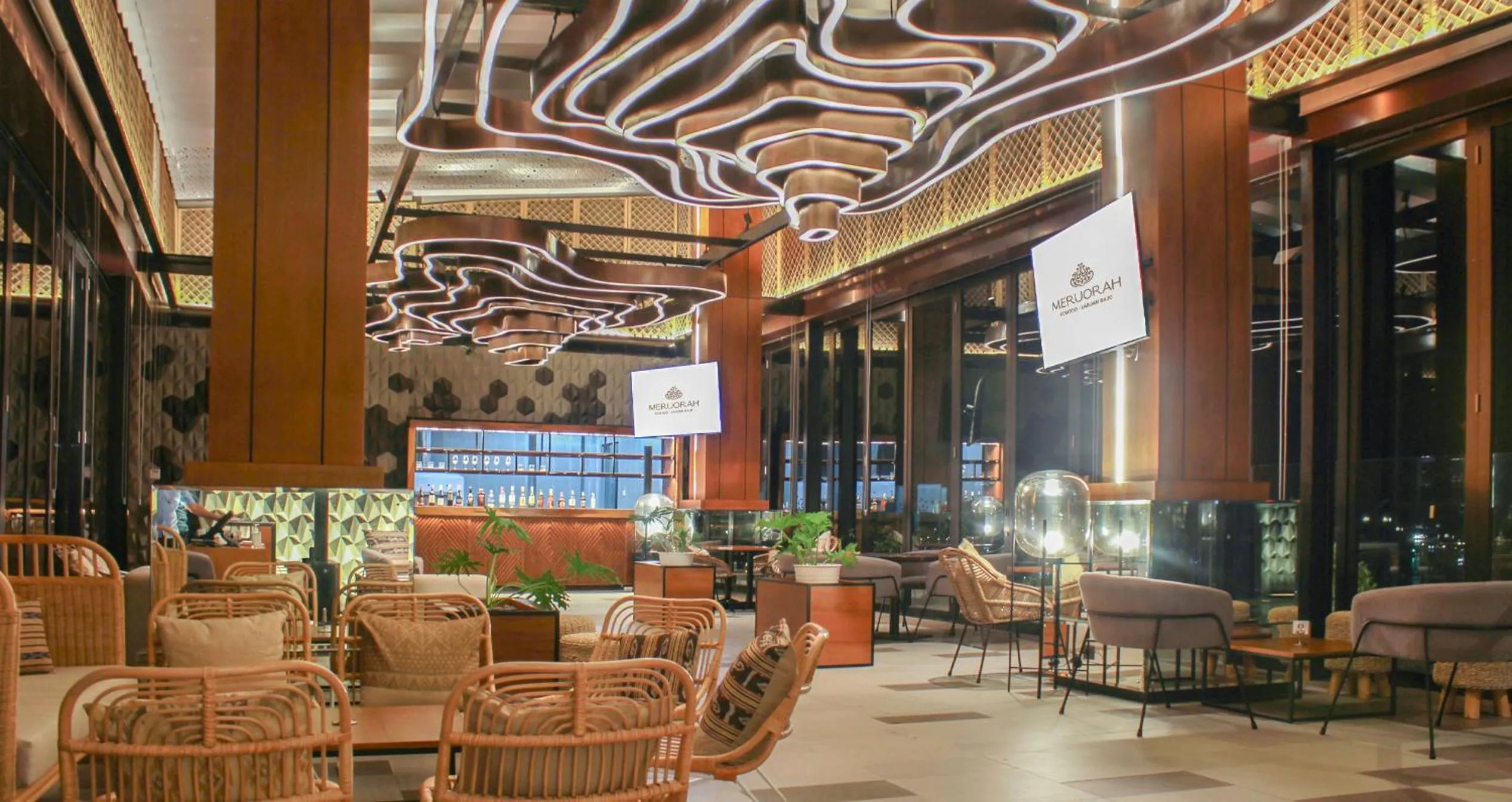 Restaurant/places to eat in Meruorah Komodo Labuan Bajo