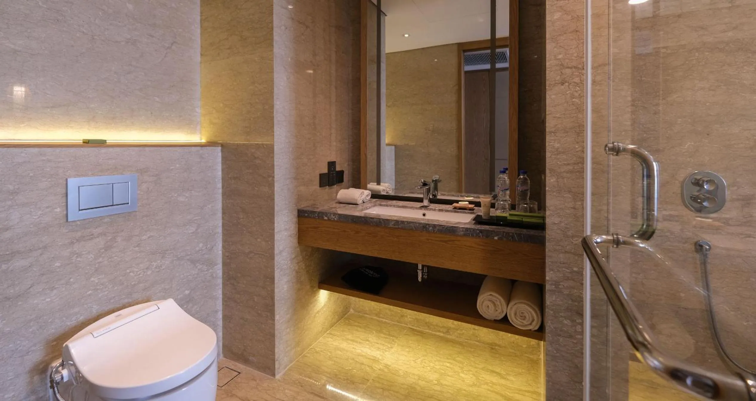 Bathroom in Meruorah Komodo Labuan Bajo