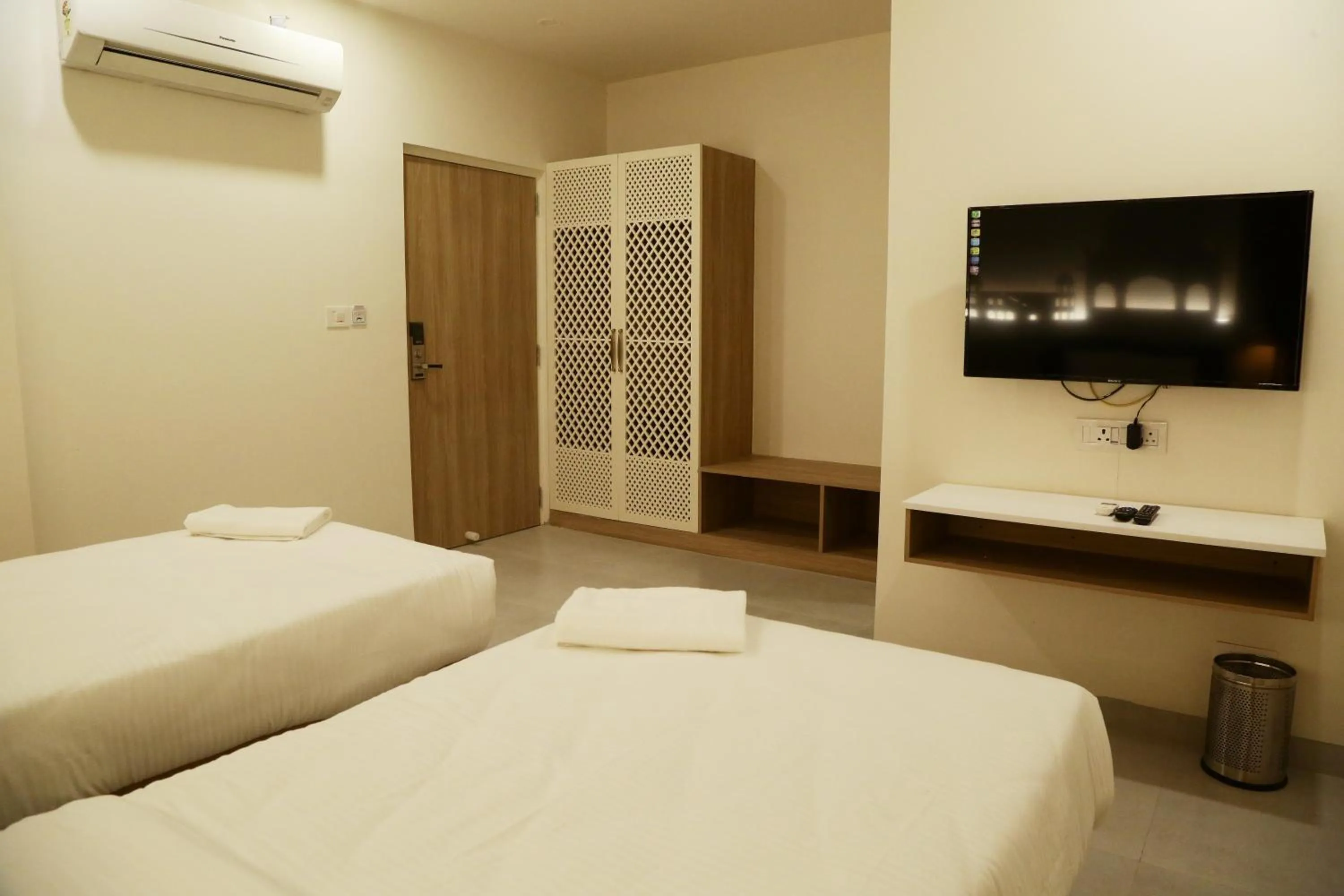 Photo of the whole room in Hotel Ratangarh Palace