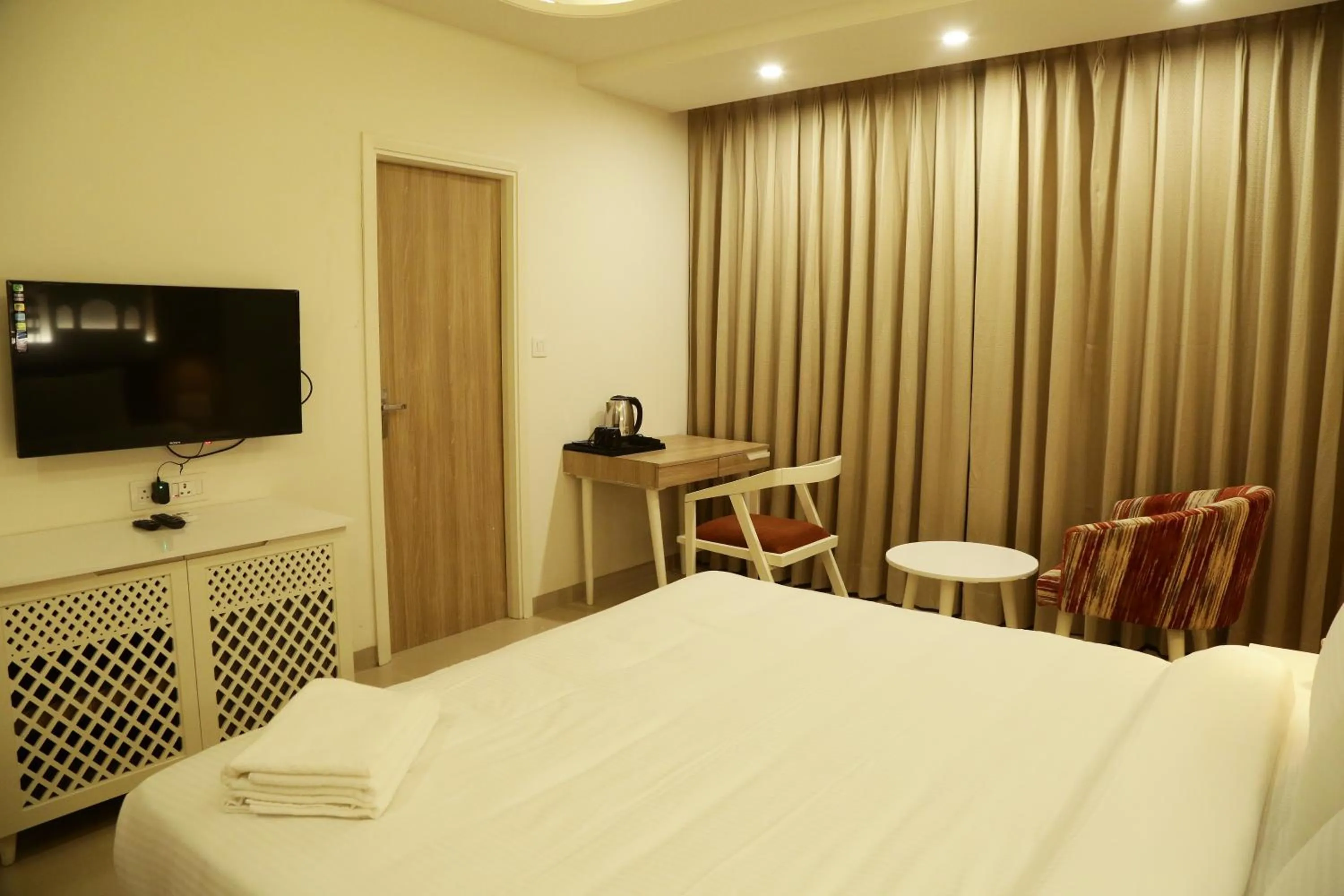 Photo of the whole room in Hotel Ratangarh Palace