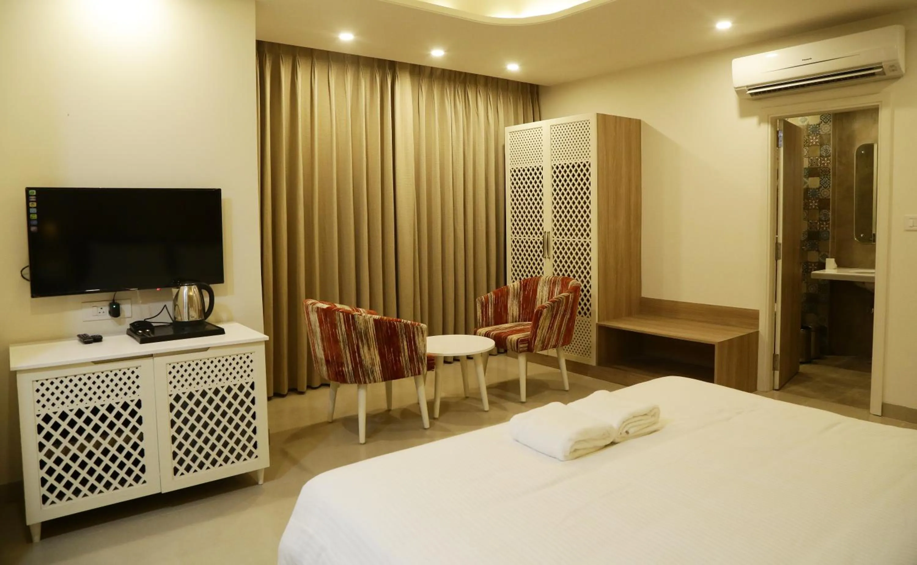 Photo of the whole room in Hotel Ratangarh Palace