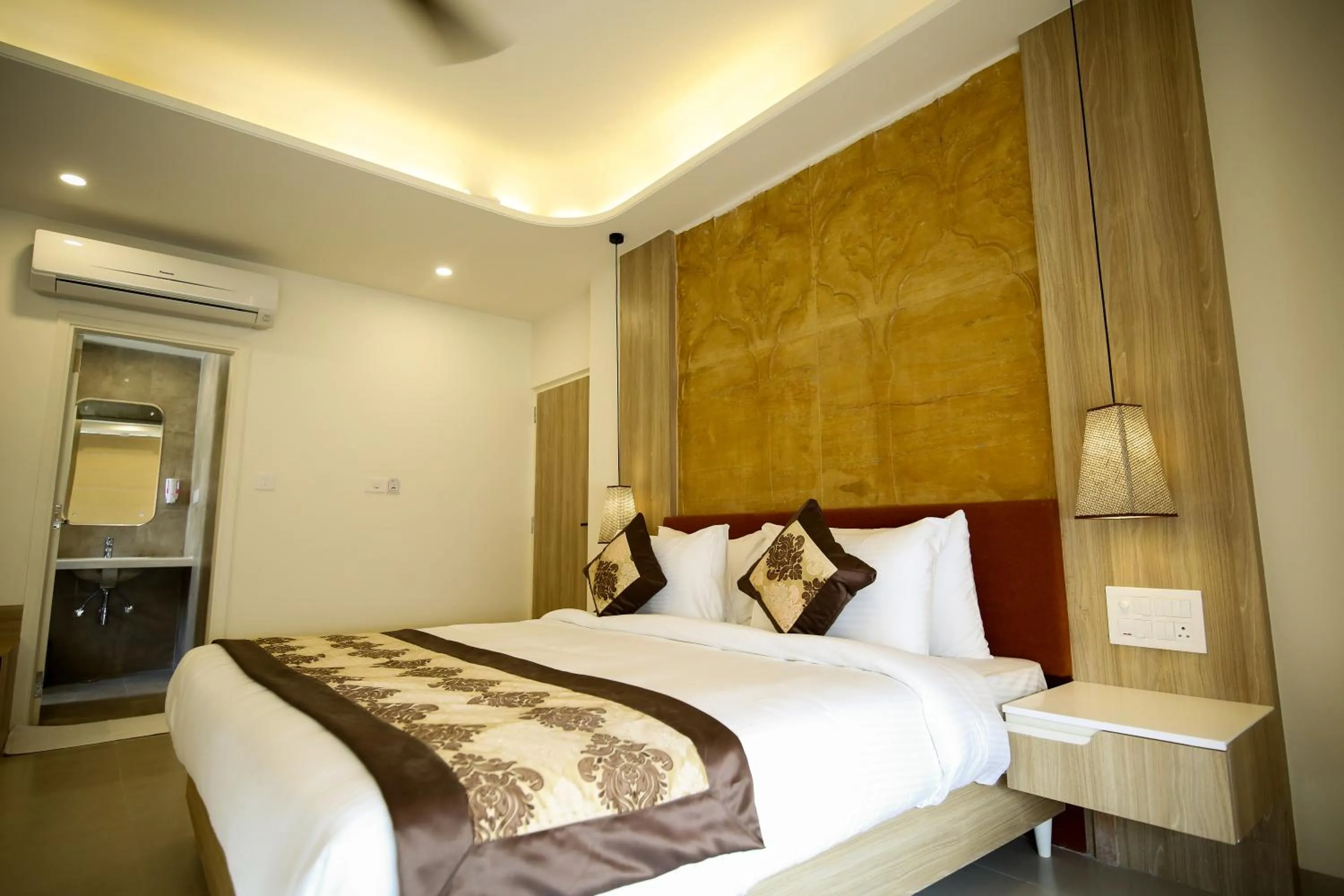 Bed in Hotel Ratangarh Palace