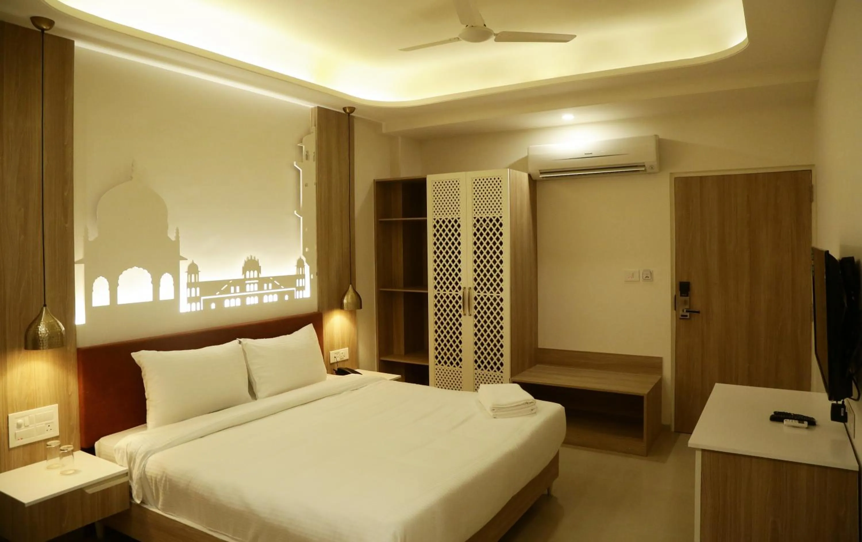 Photo of the whole room in Hotel Ratangarh Palace