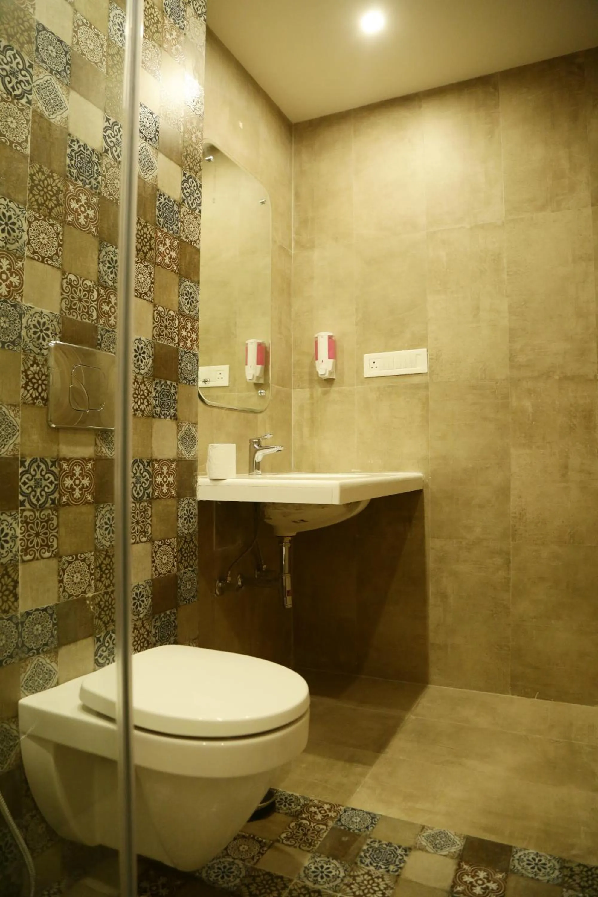 Toilet in Hotel Ratangarh Palace