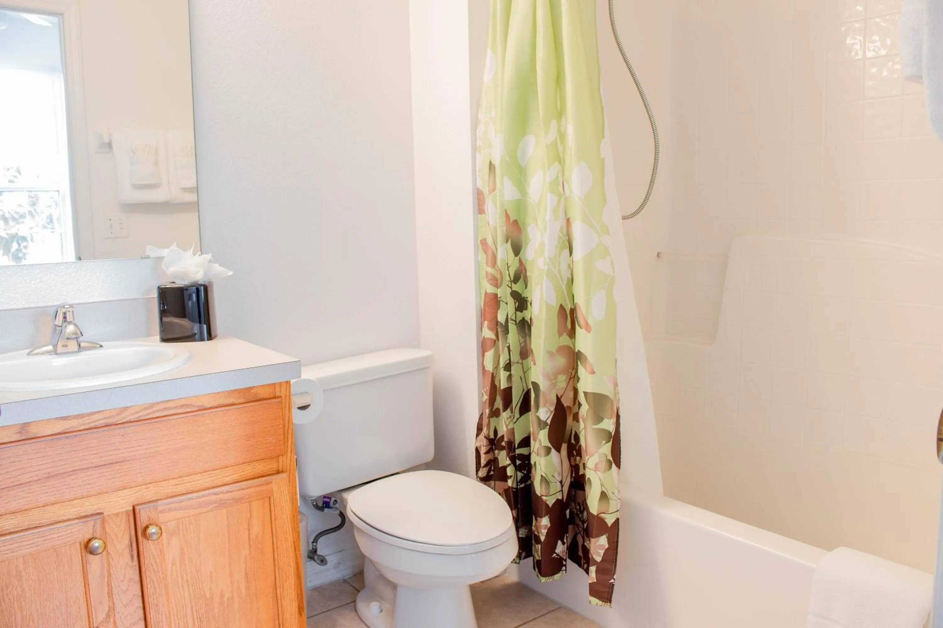 Shower in Berkley Lake Townhomes