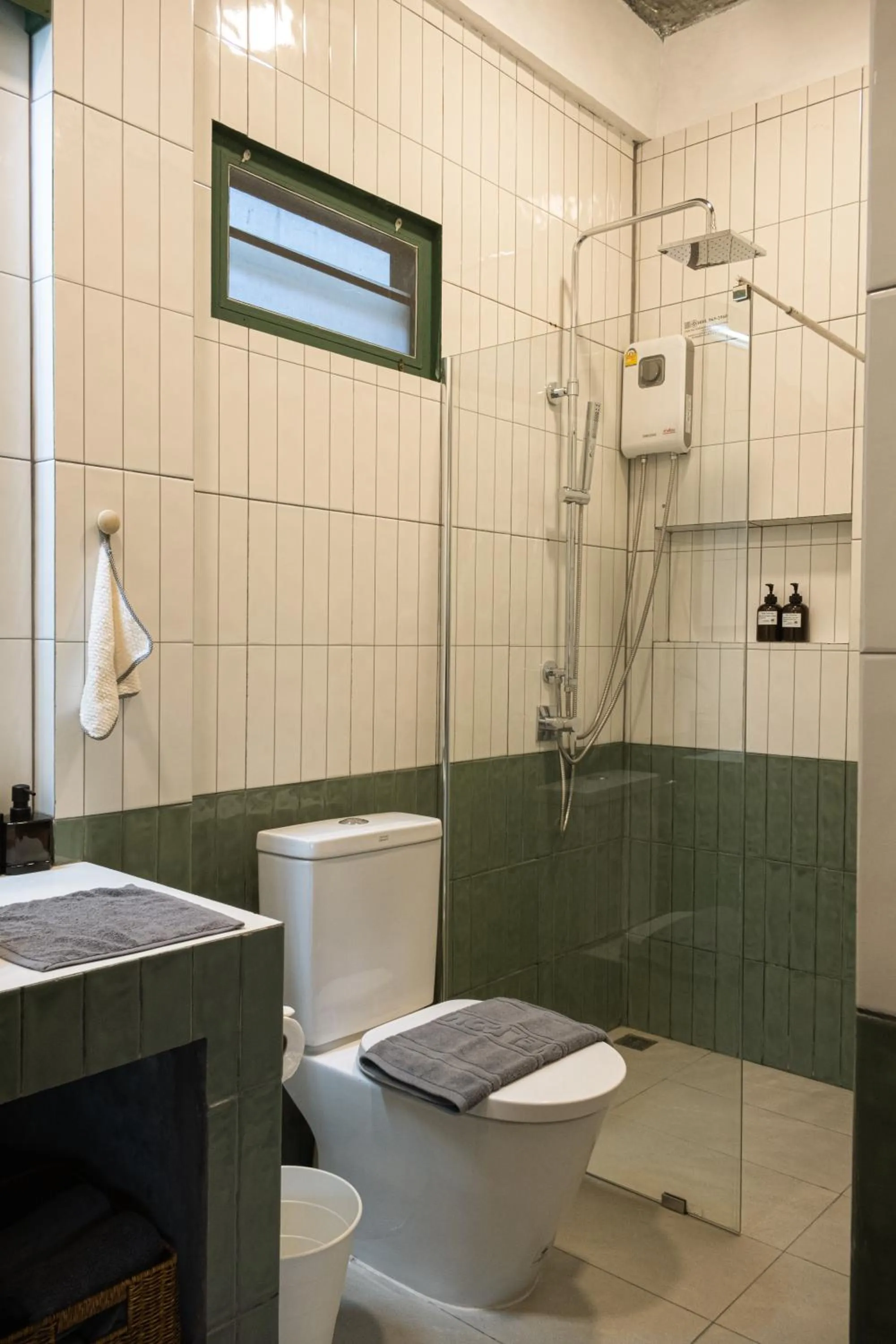 Shower in Big Tree Boutique Hotel