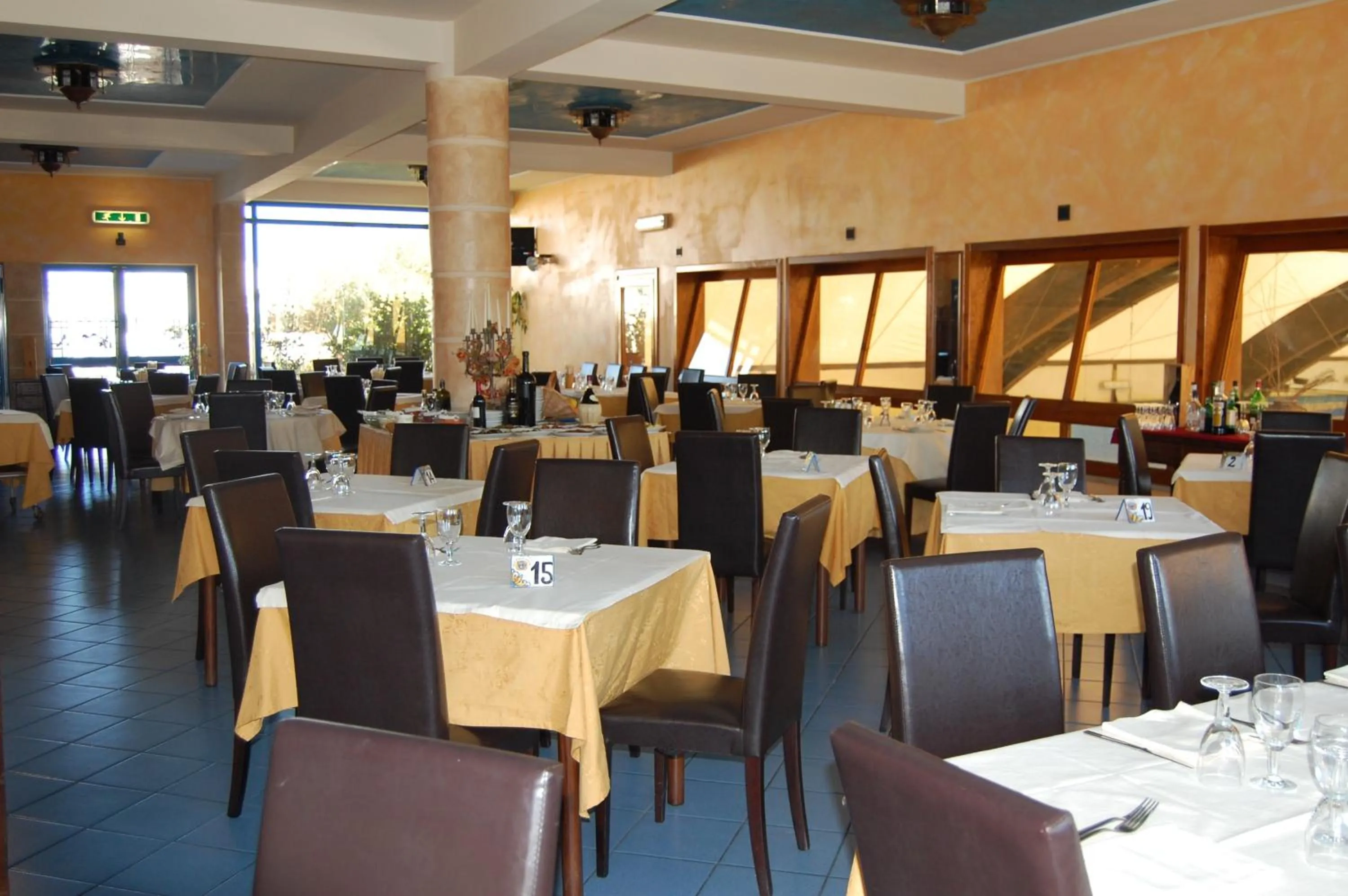 Restaurant/places to eat in Hotel Club Pegaso