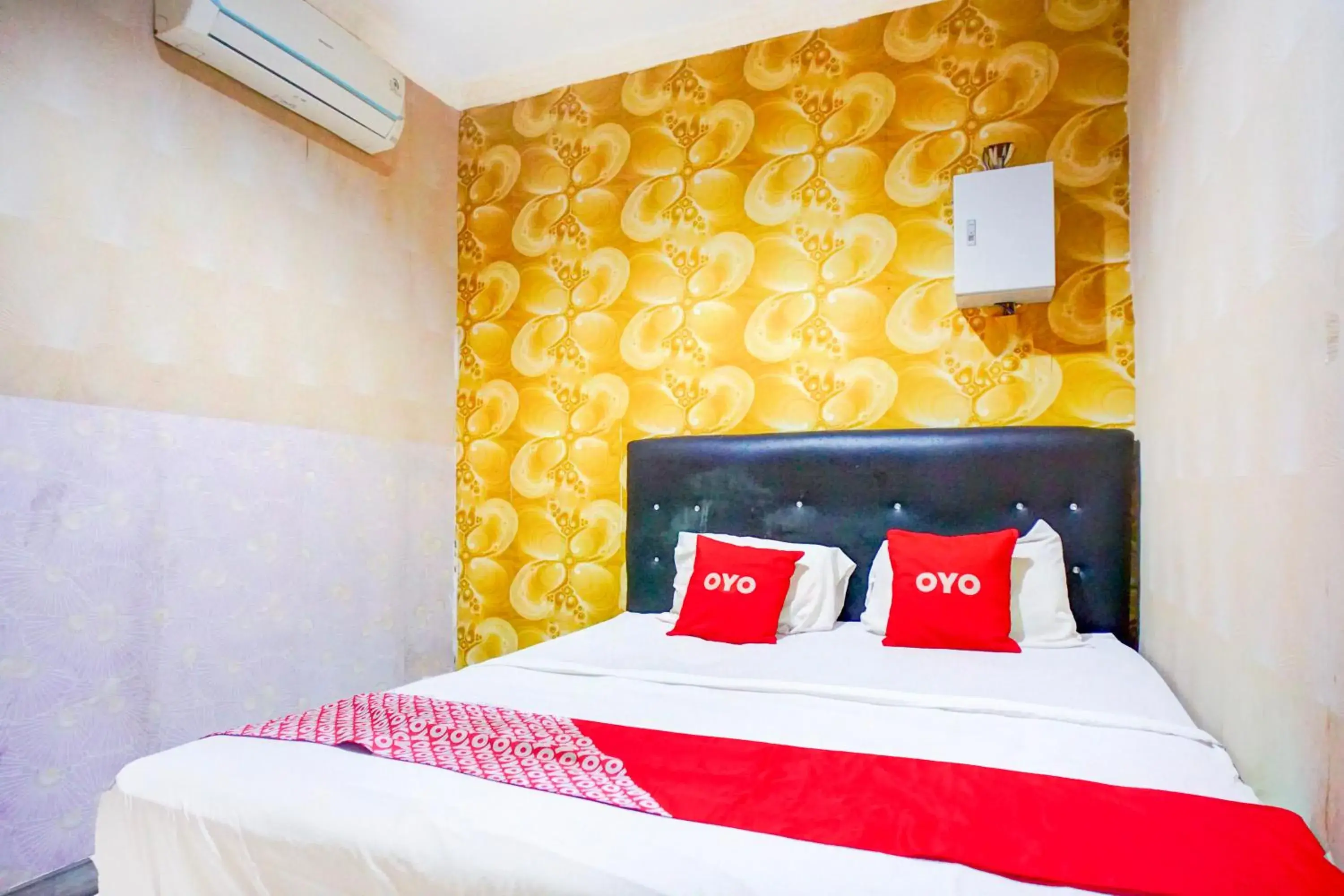 Standard Double Room in Hotel O Asyaffirah Near Masjid Raya Al Mashun SM Raja Medan Standard Double Room in Hotel O Asyaffirah Near Masjid Raya Al Mashun SM Raja Medan