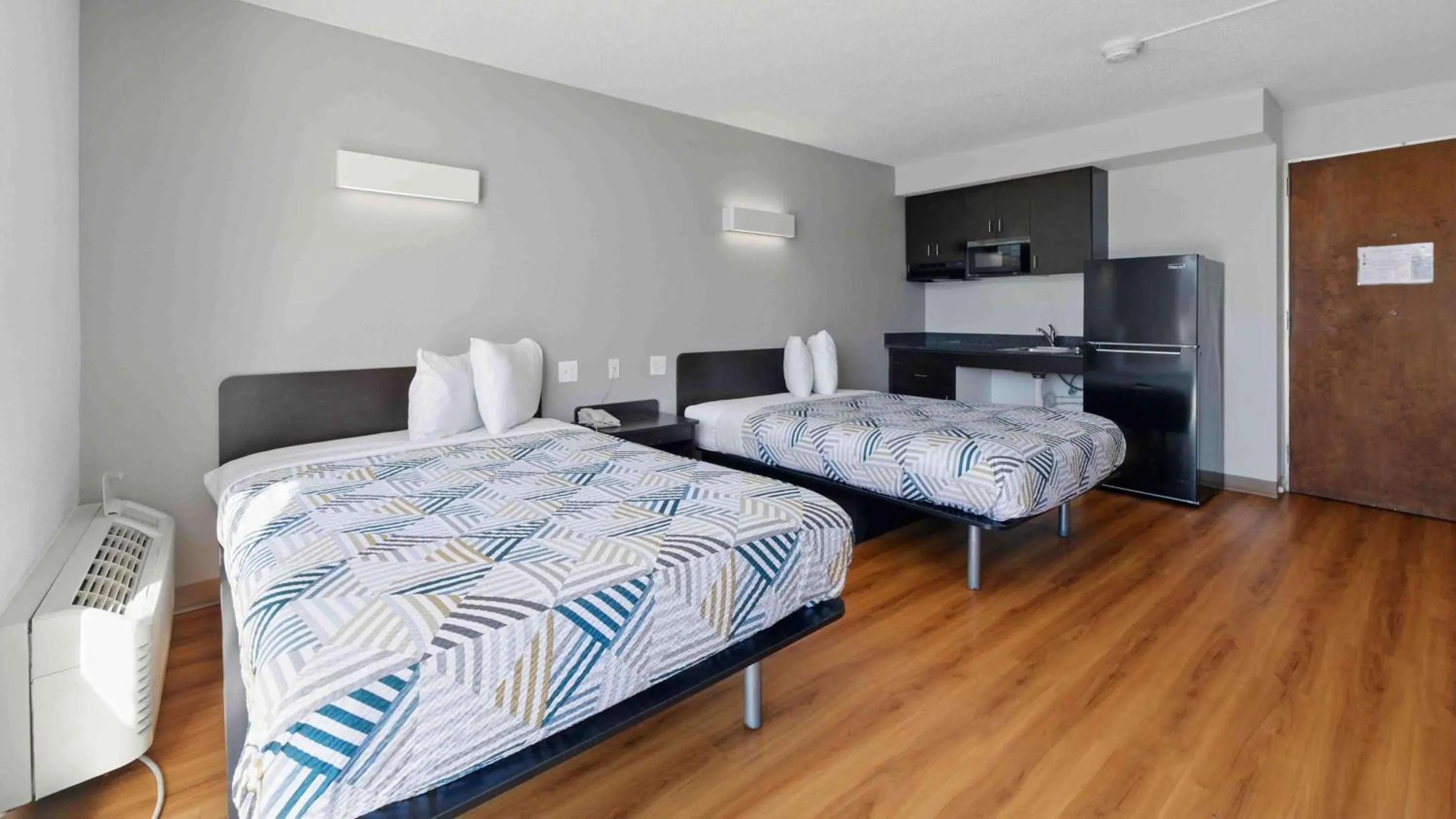 Bedroom, Bed in Motel 6-Atlanta, GA - Atlanta Airport