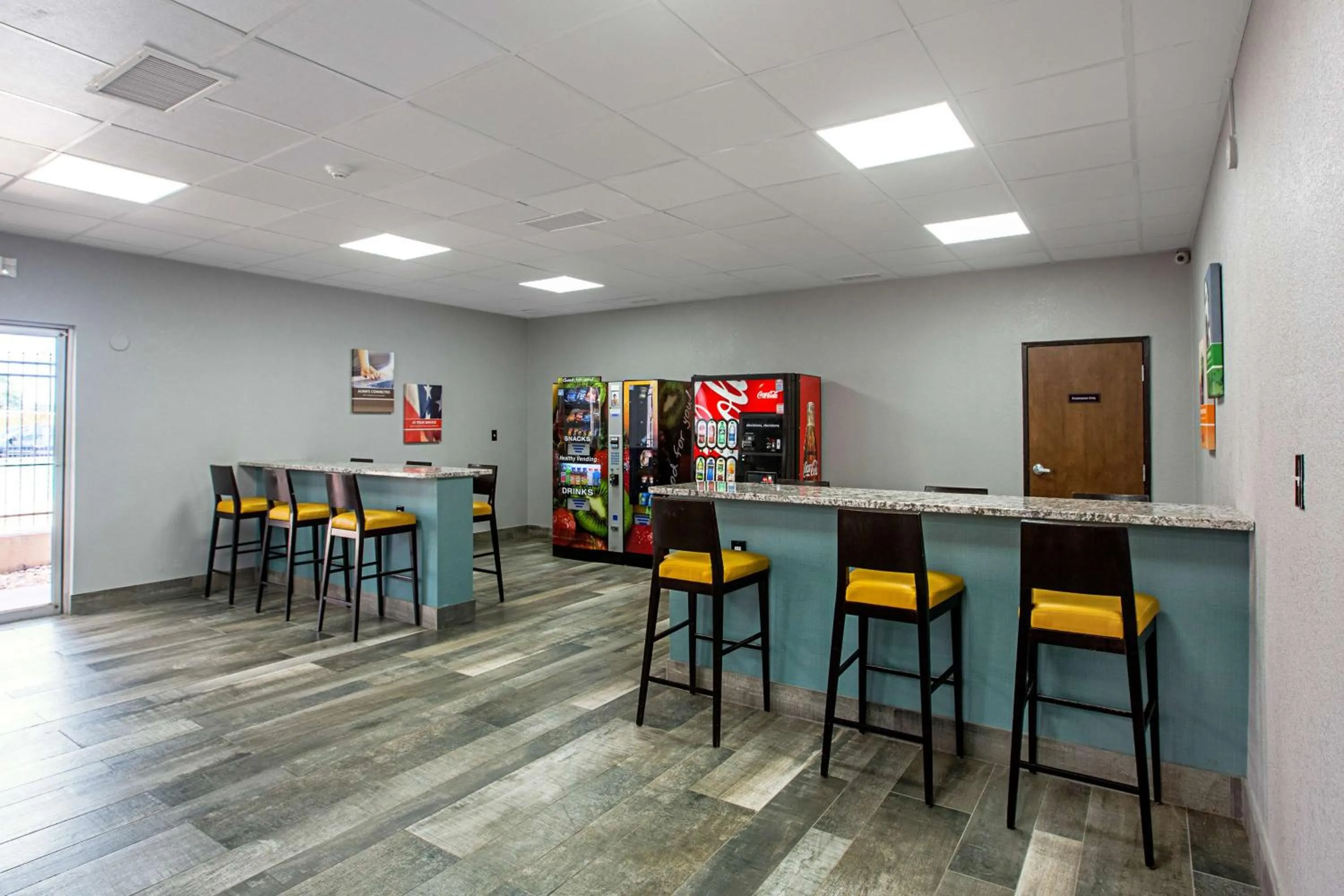 Seating area in Motel 6-Atlanta, GA - Atlanta Airport