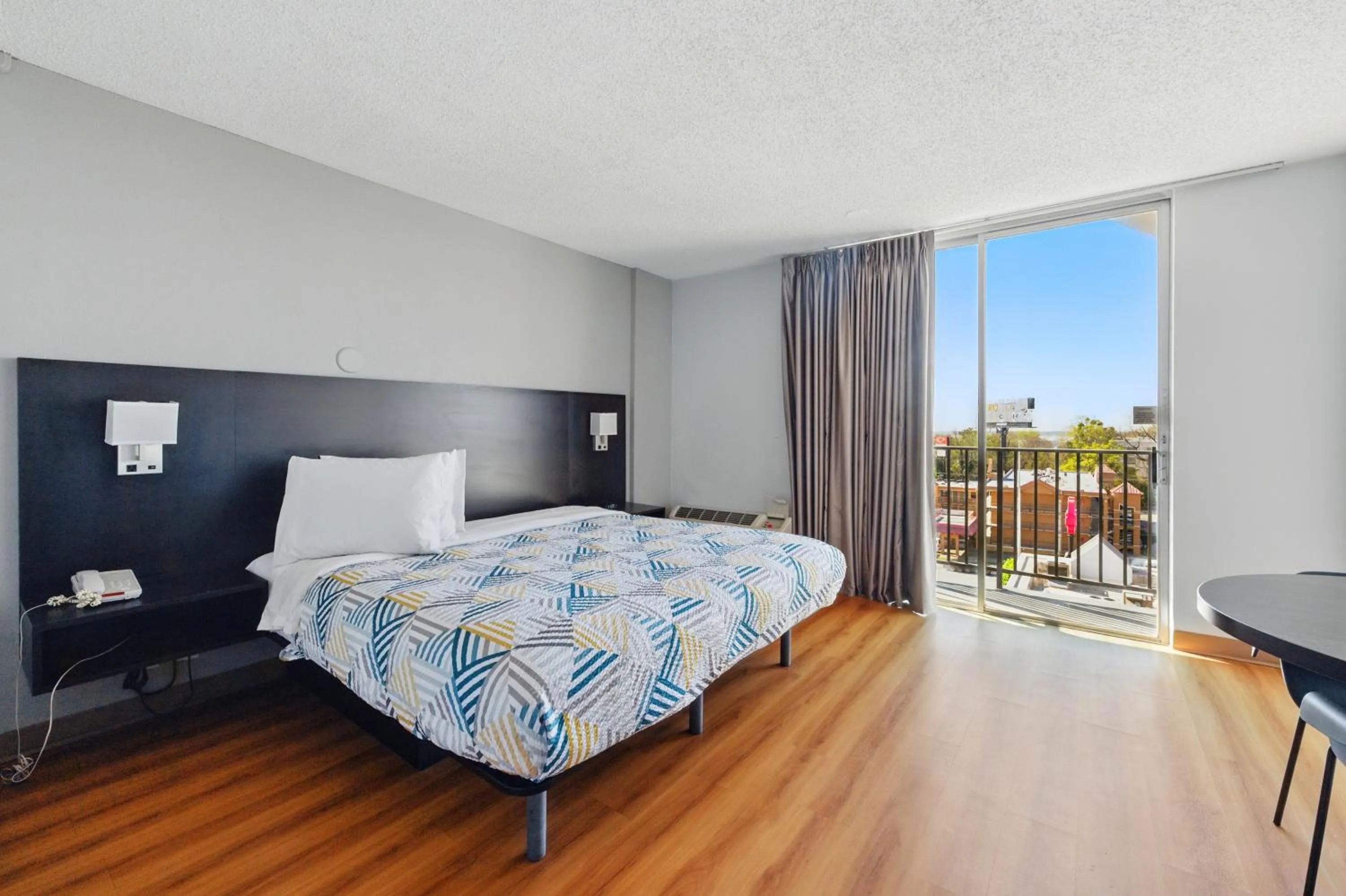 Bed in Motel 6-Atlanta, GA - Atlanta Airport