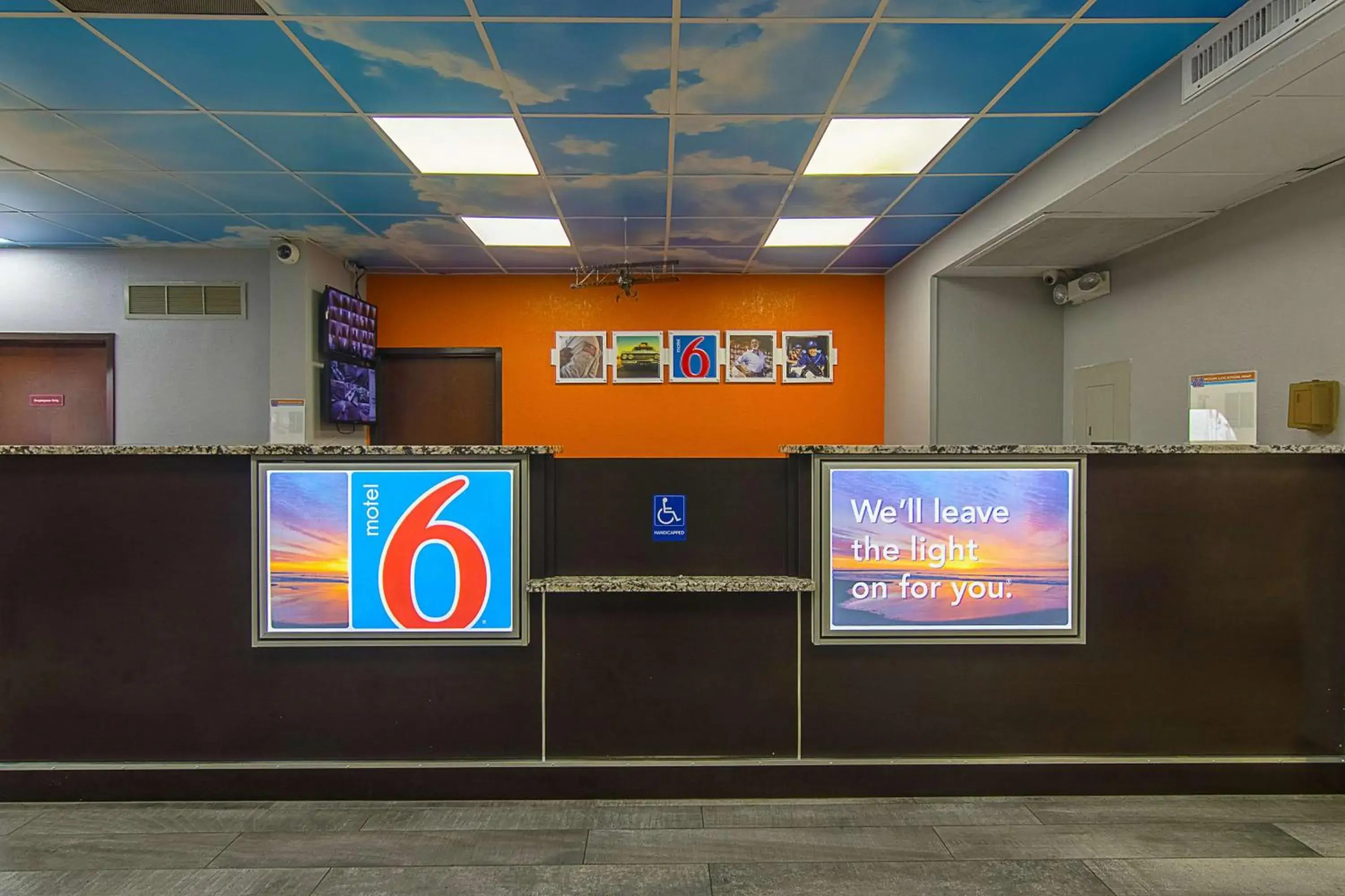 Lobby or reception in Motel 6-Atlanta, GA - Atlanta Airport Lobby or reception in Motel 6-Atlanta, GA - Atlanta Airport