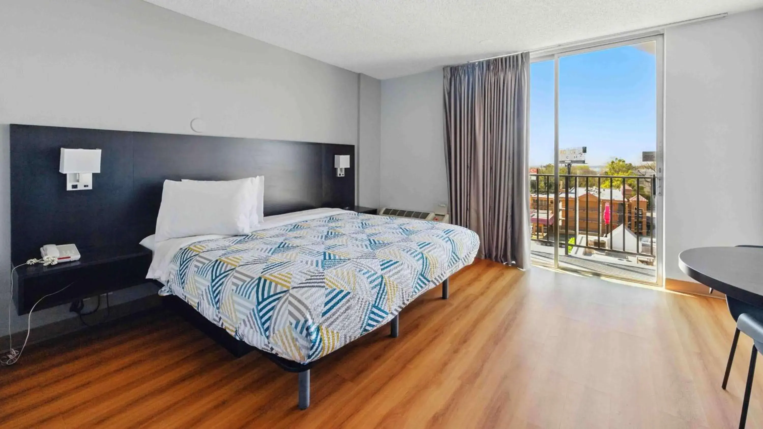 King Room - Disability Access - Non-Smoking in Motel 6-Atlanta, GA - Atlanta Airport King Room - Disability Access - Non-Smoking in Motel 6-Atlanta, GA - Atlanta Airport