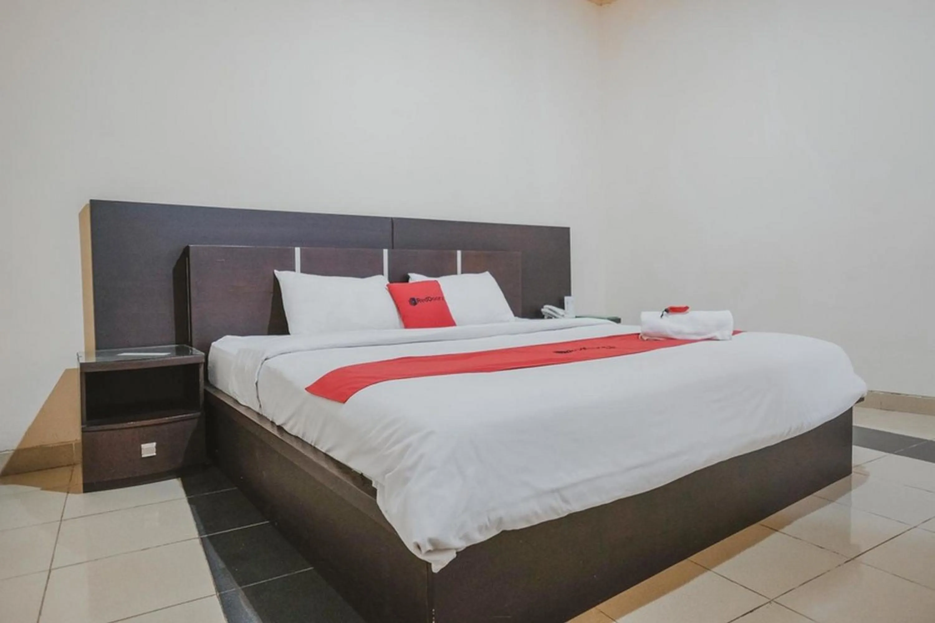 Bed in RedDoorz Premium @ Jalan Pal 10 Jambi