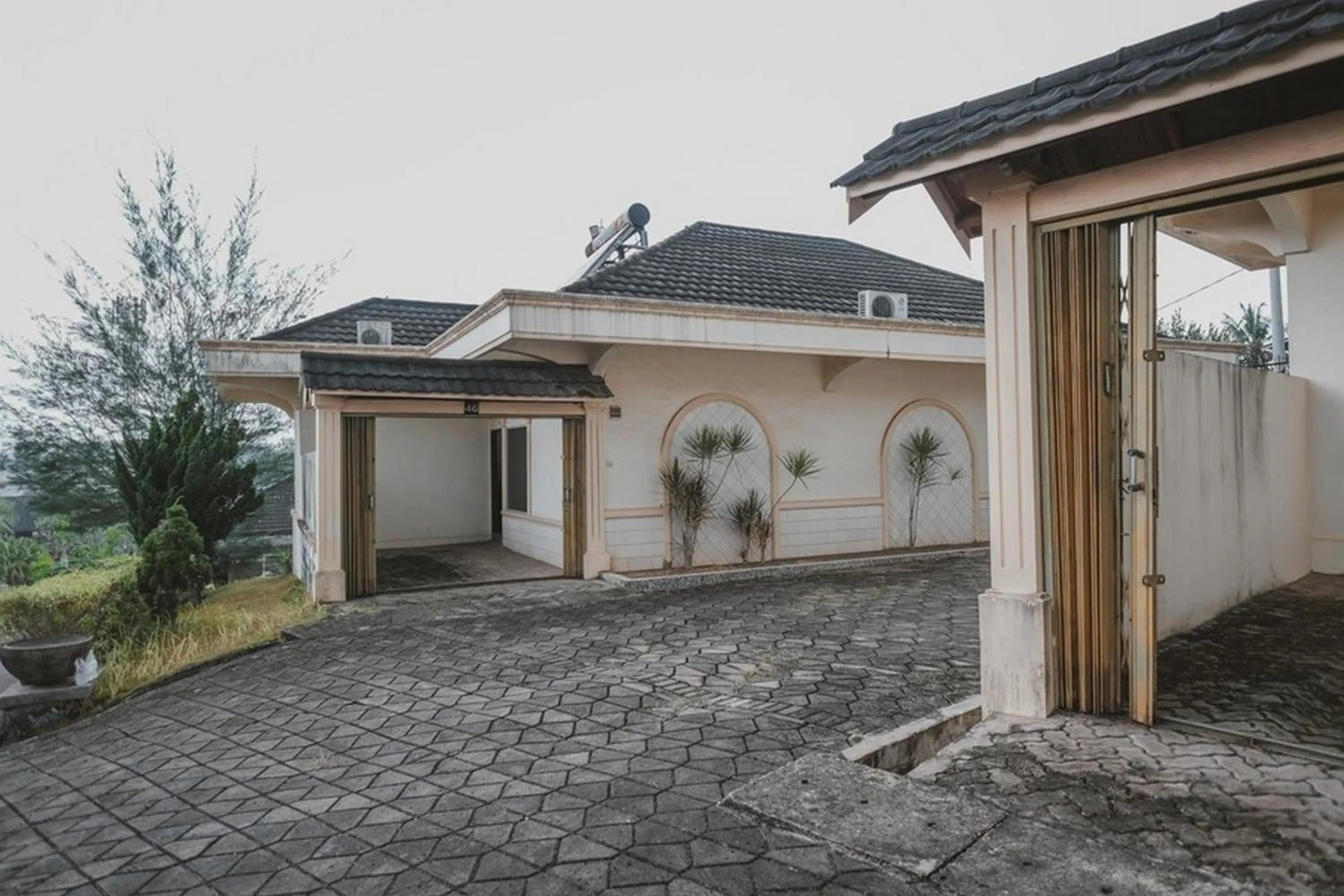 Facade/entrance in RedDoorz Premium @ Jalan Pal 10 Jambi