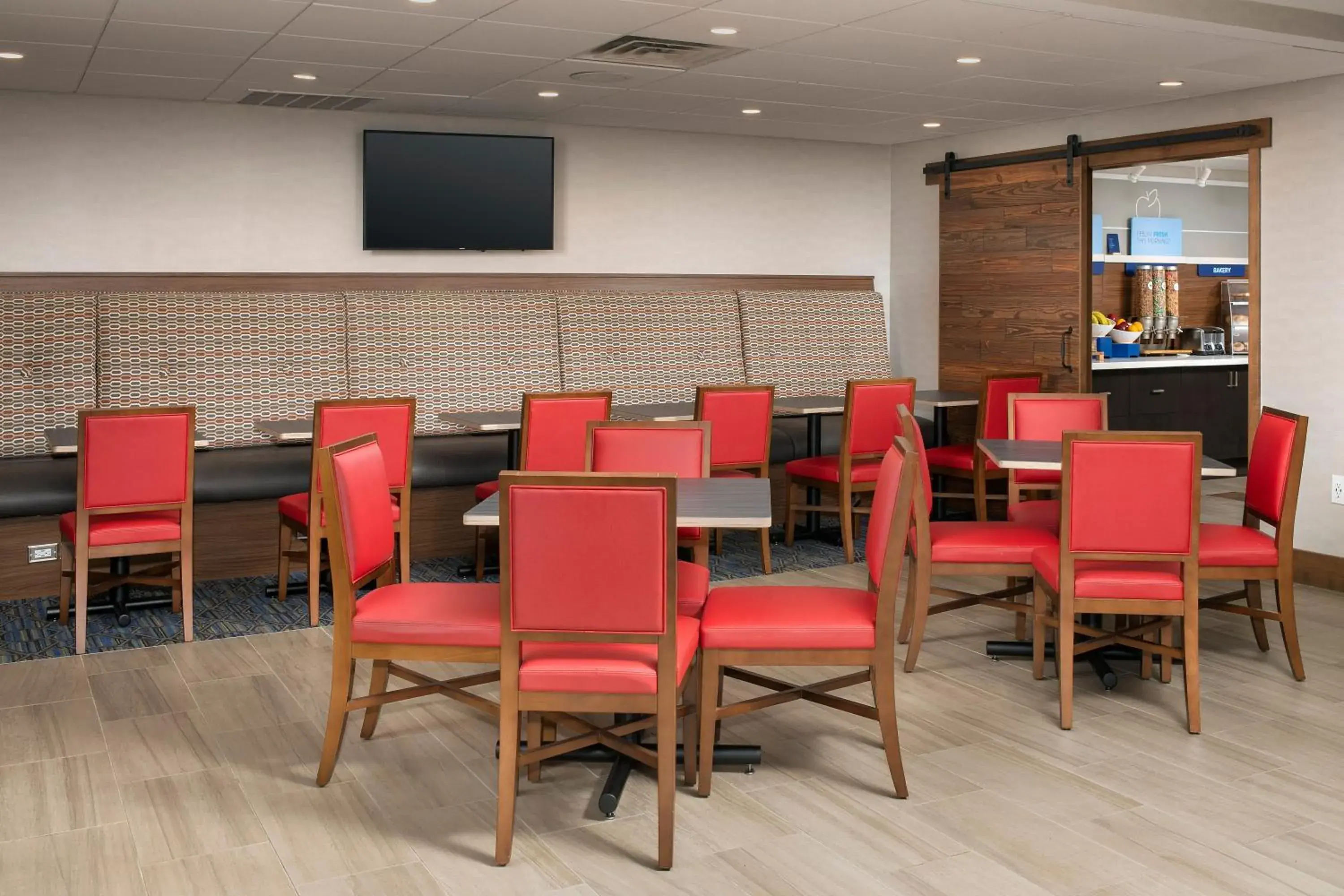 Restaurant/places to eat in Holiday Inn Express & Suites Annapolis by IHG Restaurant/places to eat in Holiday Inn Express & Suites Annapolis by IHG