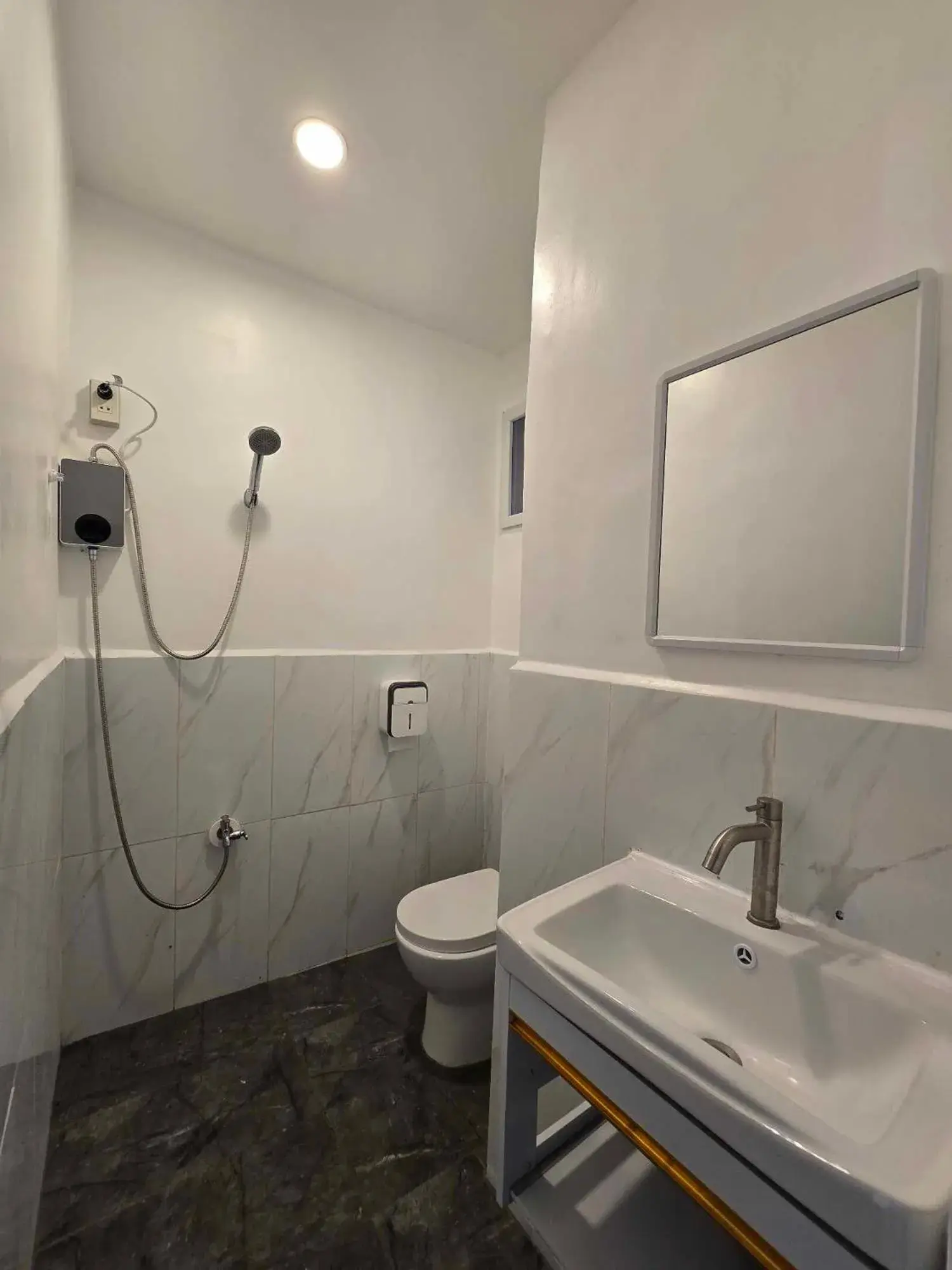 Superior Queen Room - single occupancy in Gaja Go Dive & Inn Superior Queen Room - single occupancy in Gaja Go Dive & Inn