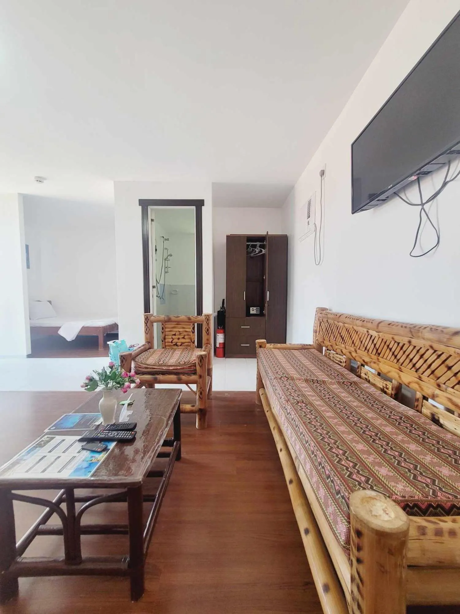 TV and multimedia in Gaja Go Dive & Inn