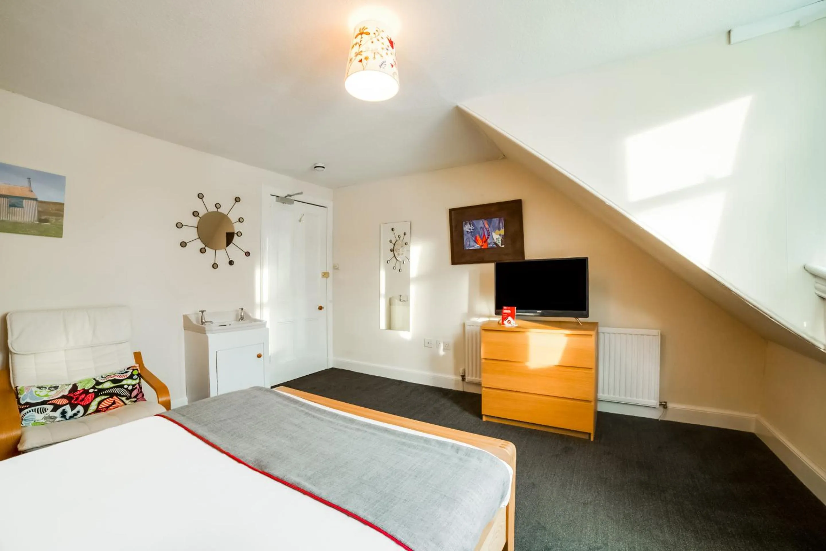 Bedroom in OYO Braeriach Hotel, Highlands Scotland