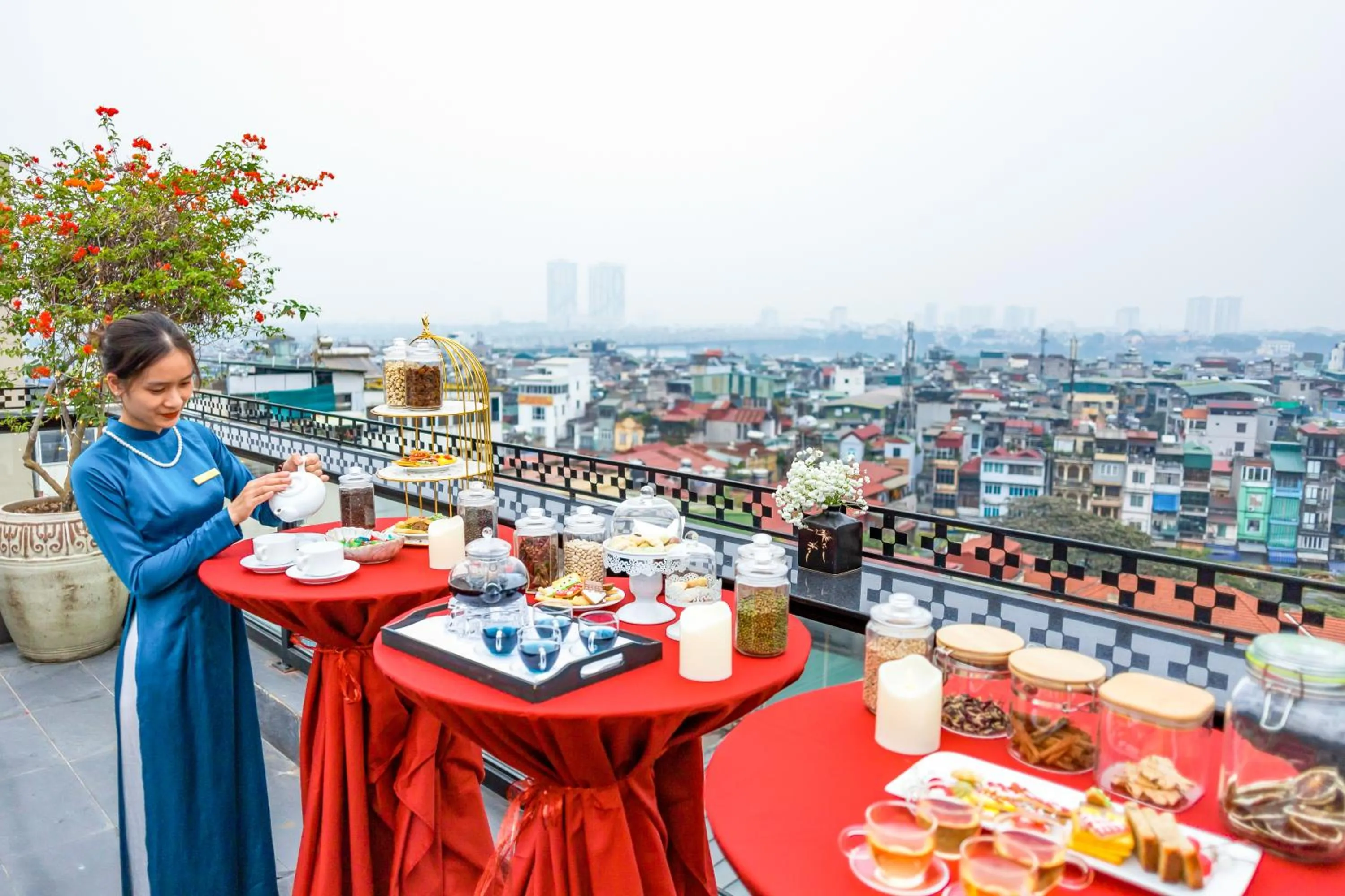 Lounge or bar in Shining Central Hotel & Spa