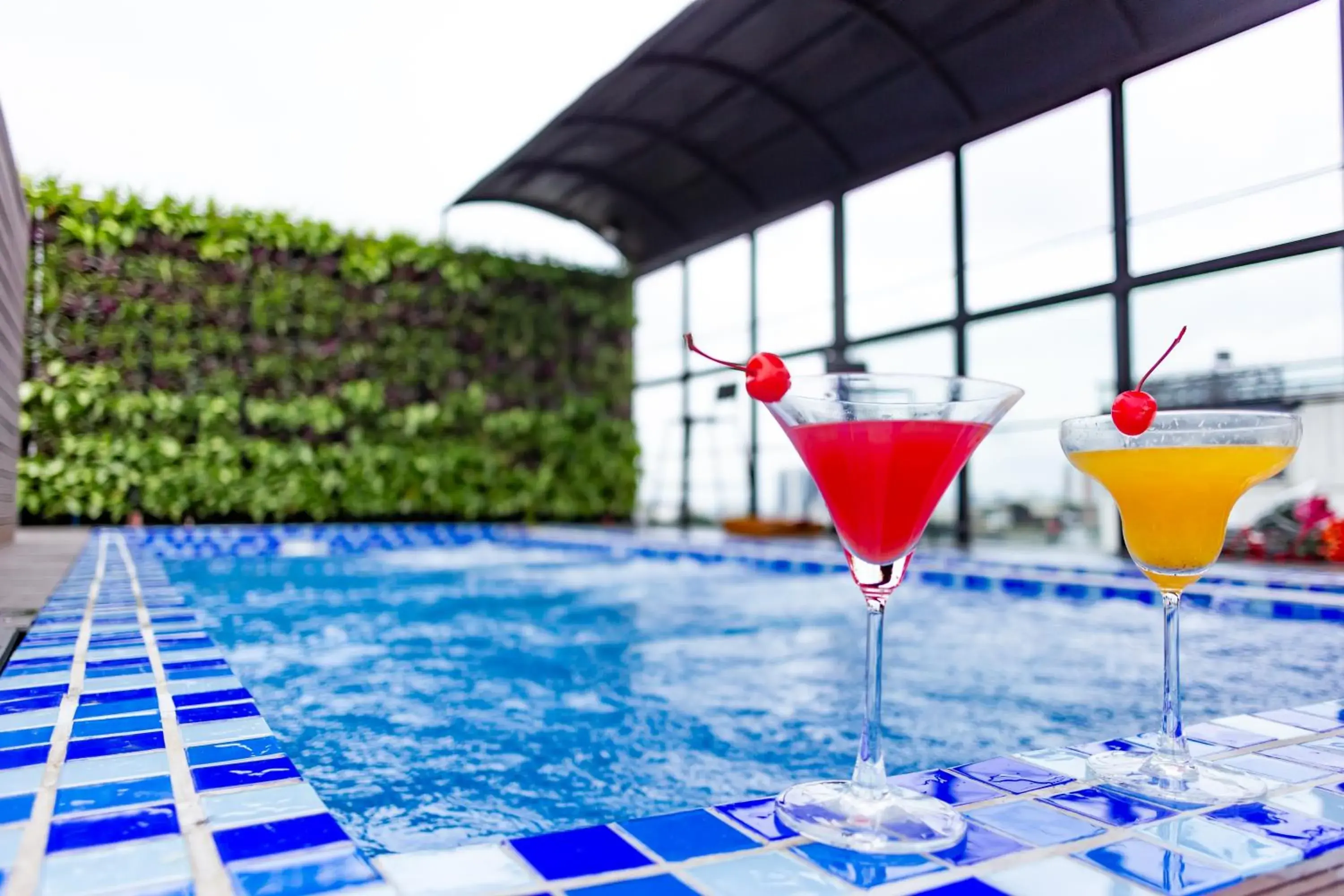 Swimming pool in Shining Central Hotel & Spa Swimming pool in Shining Central Hotel & Spa