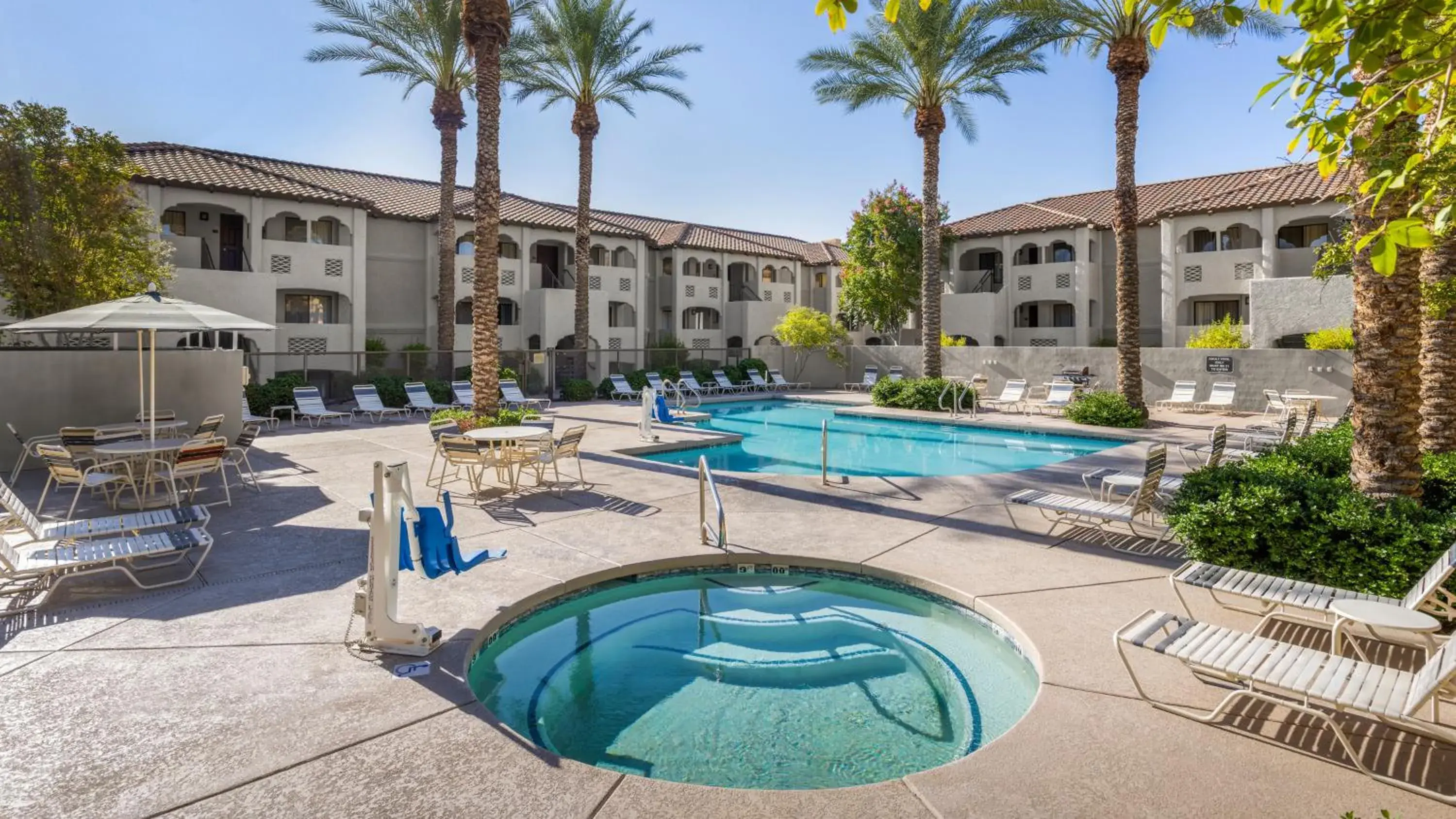 Swimming pool in Holiday Inn Club Vacations Scottsdale Resort Swimming pool in Holiday Inn Club Vacations Scottsdale Resort