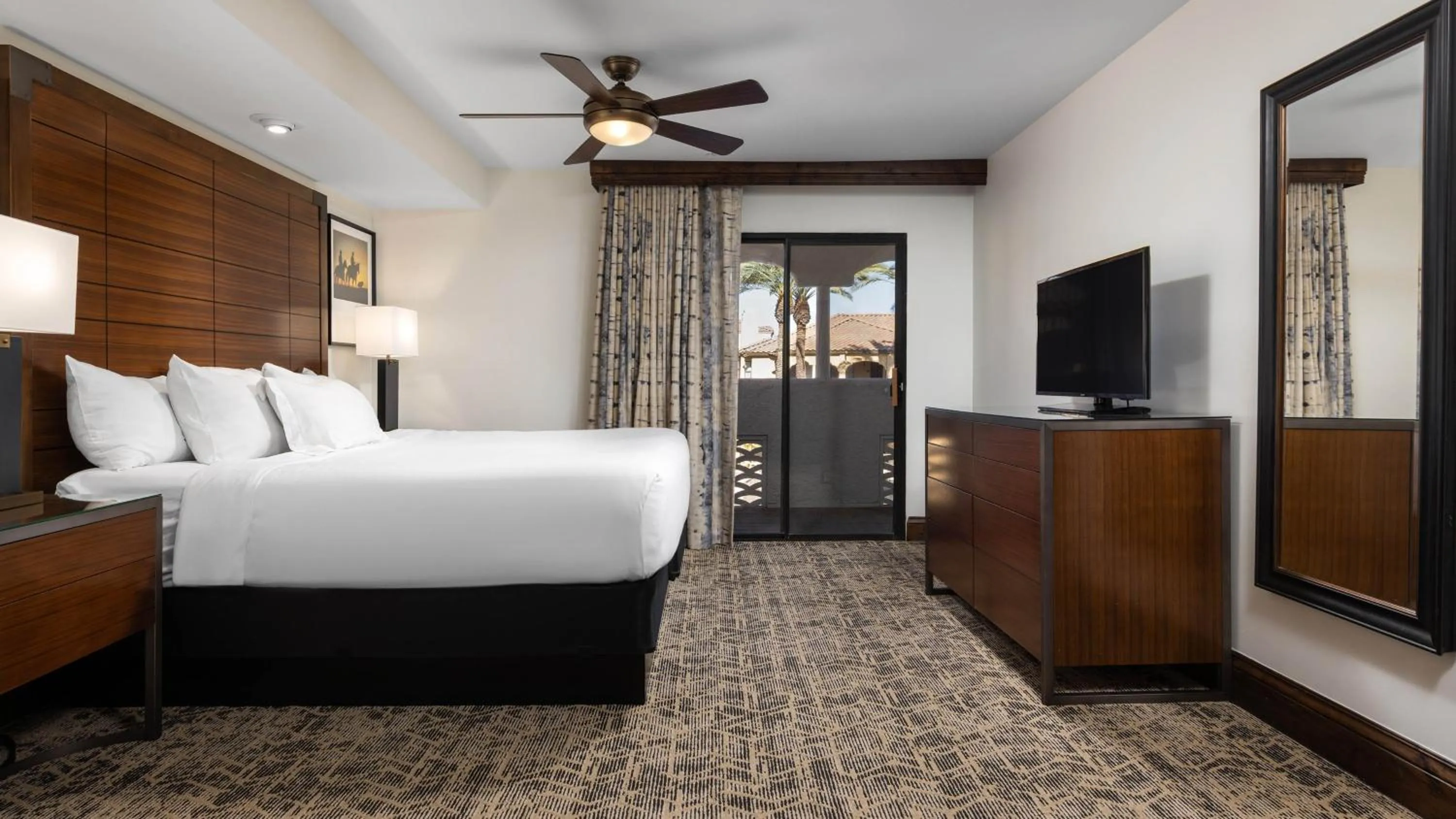 Photo of the whole room, Bed in Holiday Inn Club Vacations Scottsdale Resort