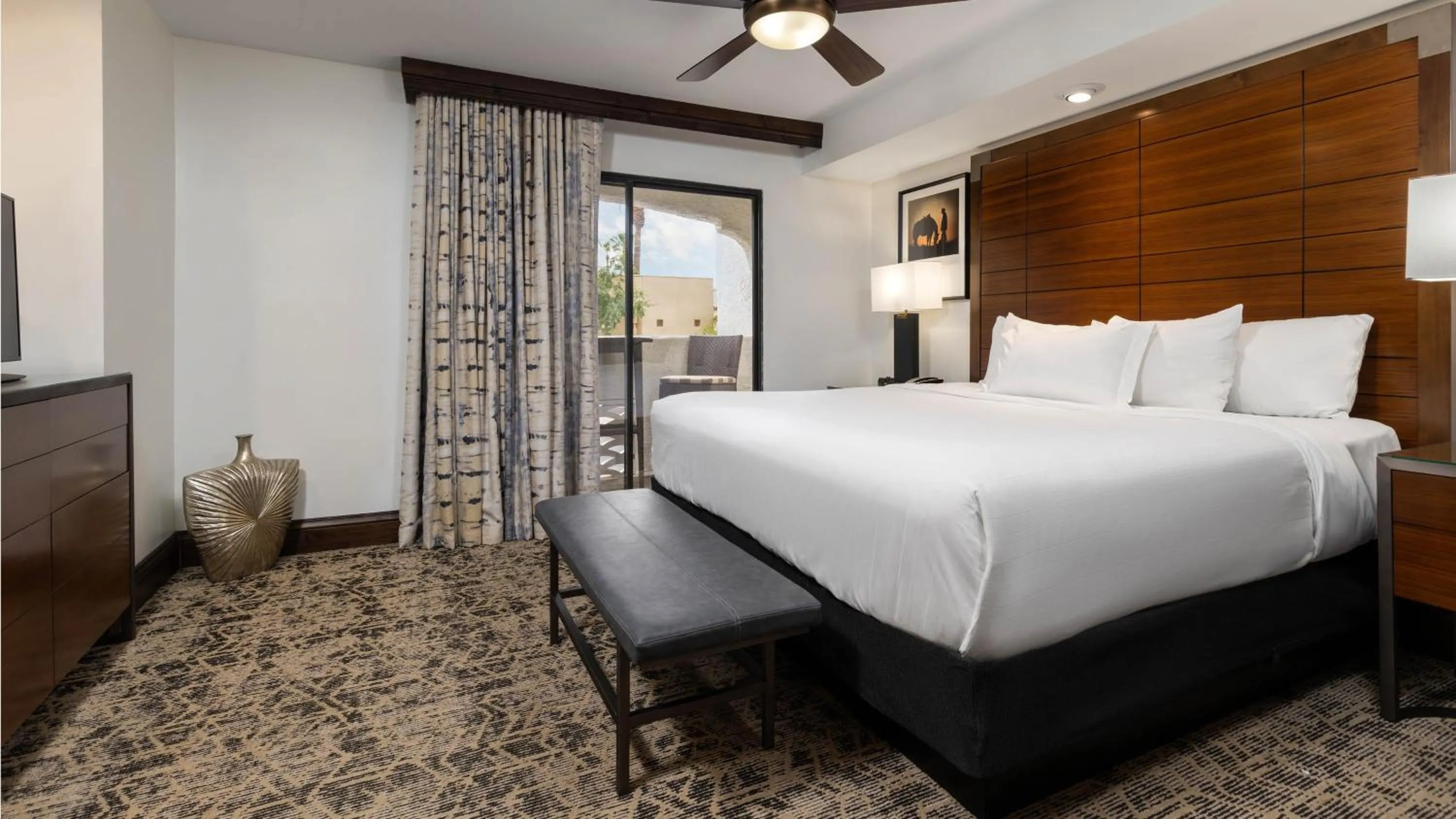 Photo of the whole room, Bed in Holiday Inn Club Vacations Scottsdale Resort