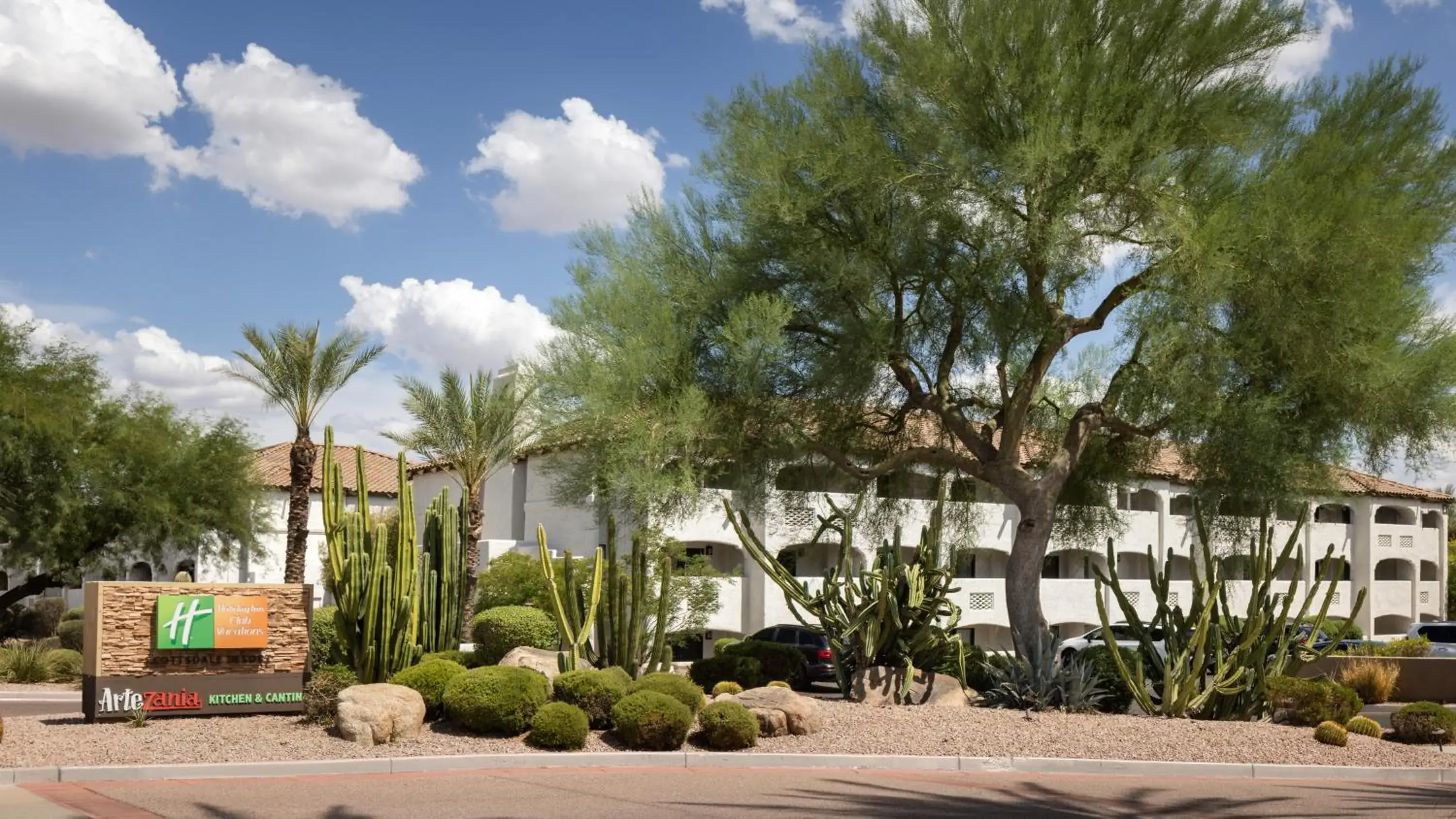 Property building in Holiday Inn Club Vacations Scottsdale Resort Property building in Holiday Inn Club Vacations Scottsdale Resort