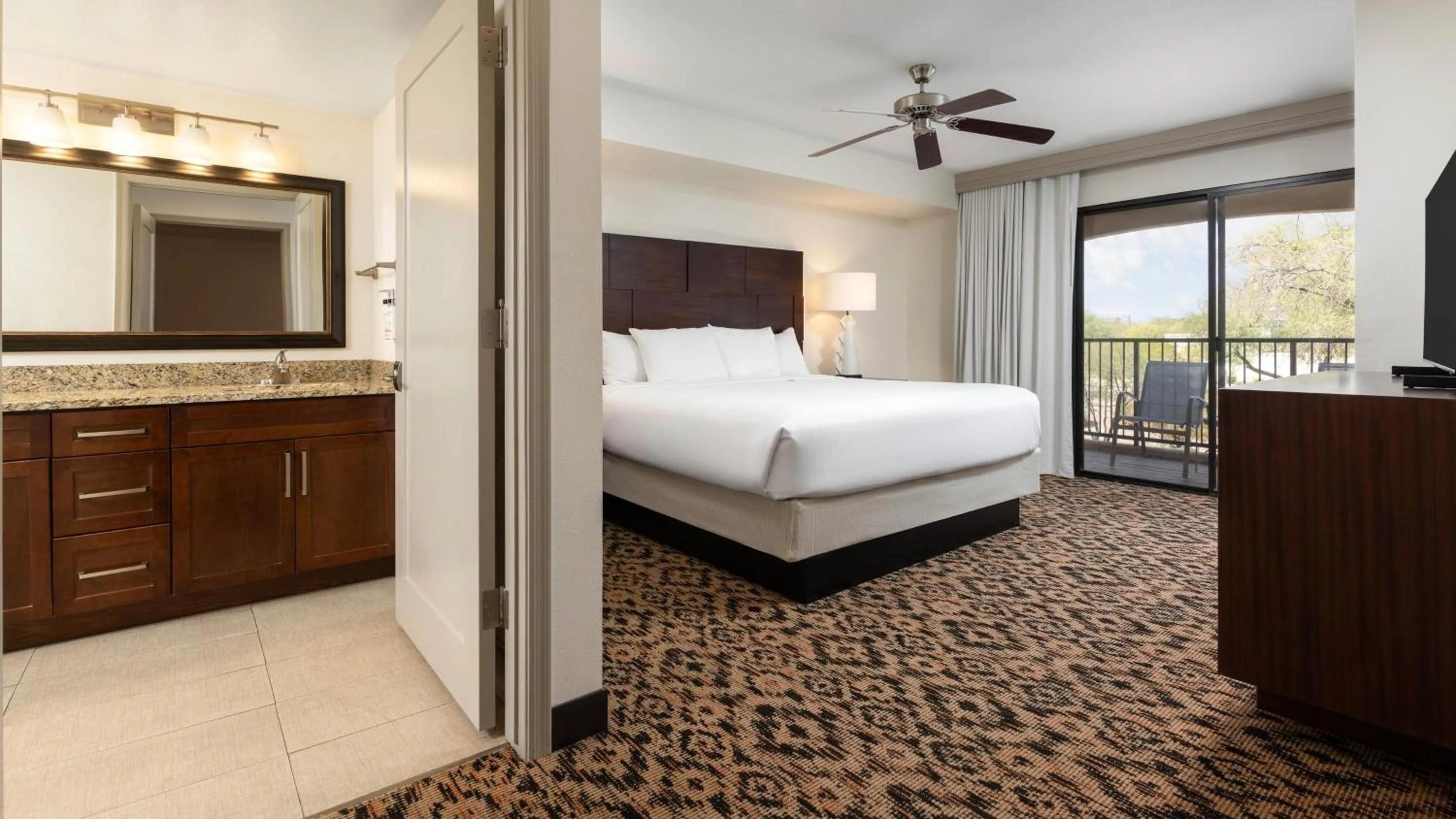 Photo of the whole room, Bed in Holiday Inn Club Vacations Scottsdale Resort