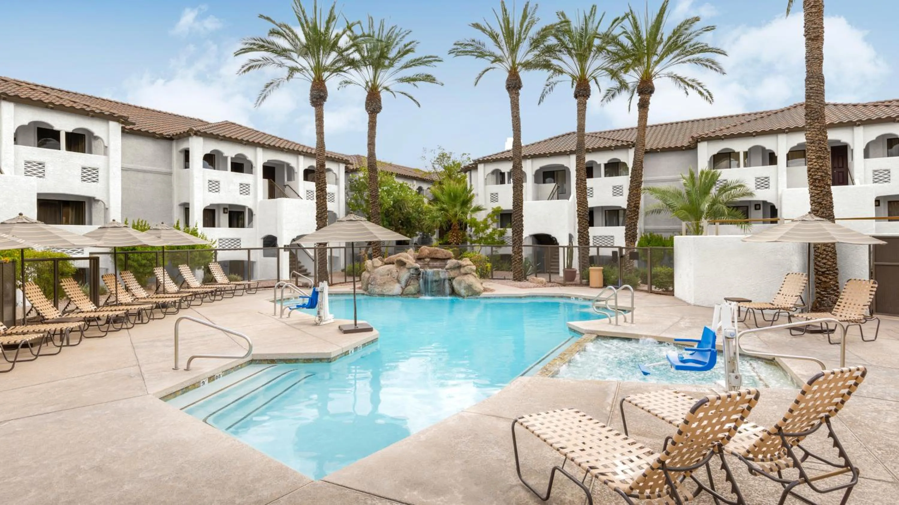 Swimming pool in Holiday Inn Club Vacations Scottsdale Resort