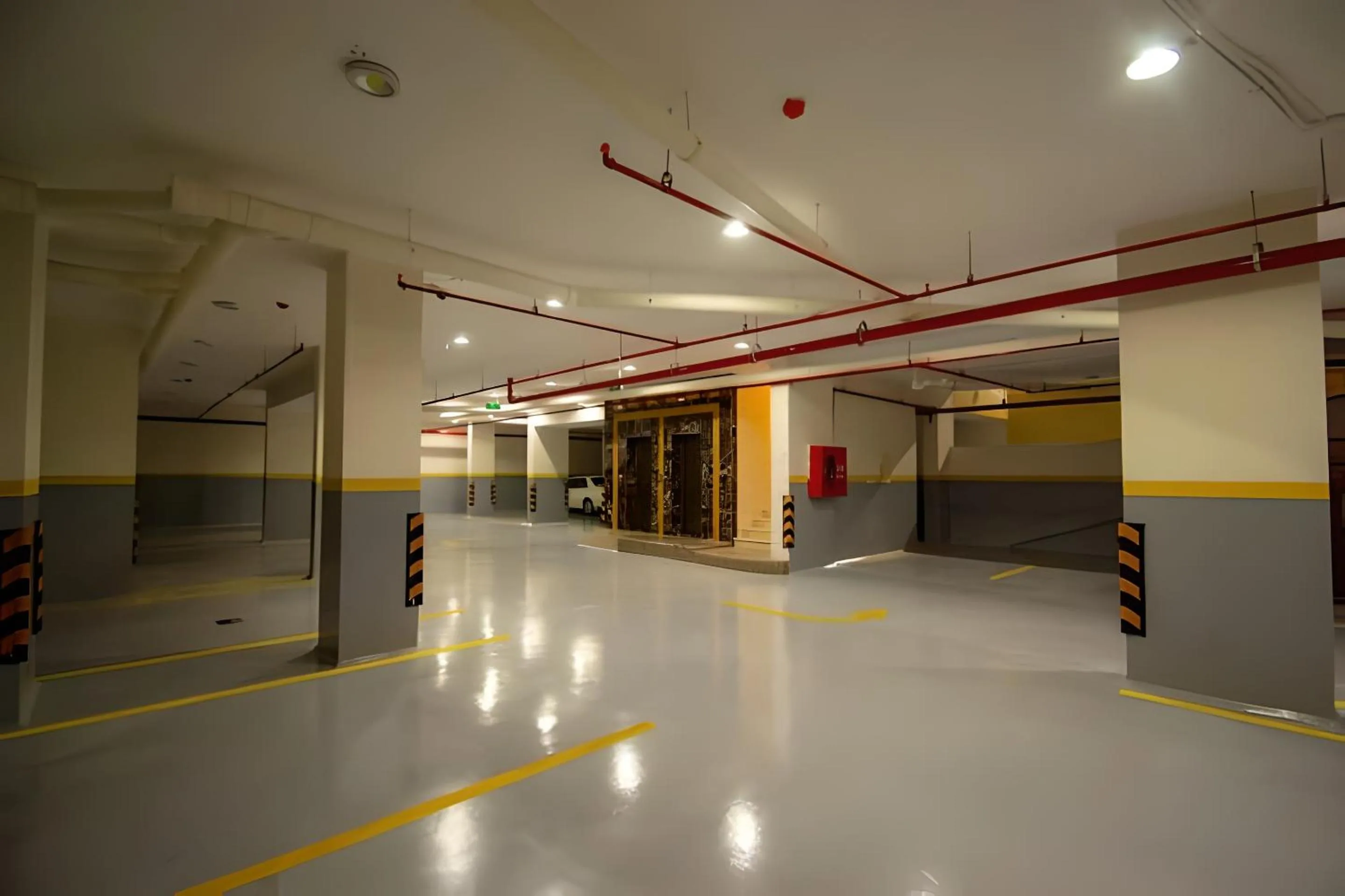 Parking in Hayat Al Rose Hotel Appartment
