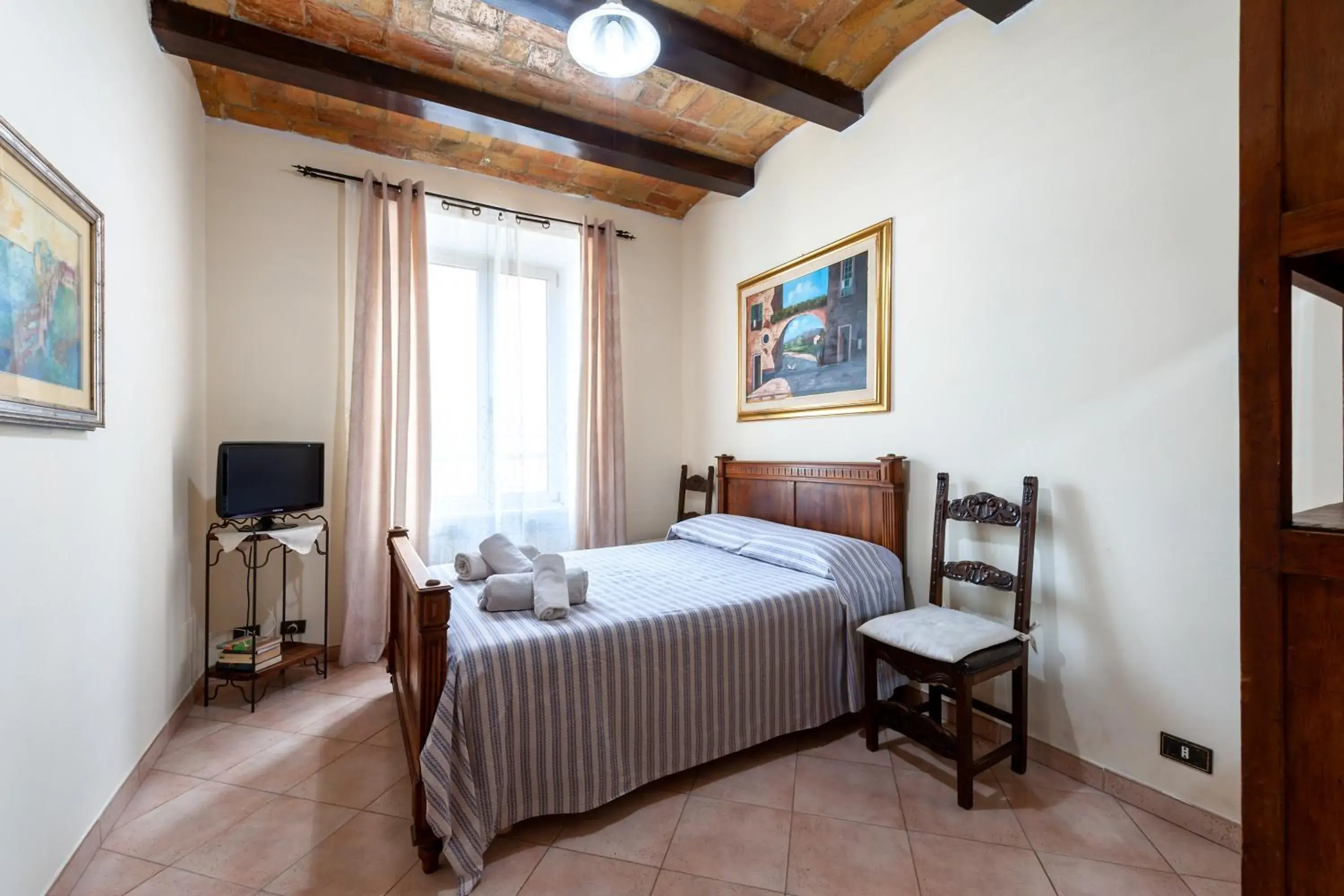 Double Room with Shared Bathroom in Kyterion Apartment Double Room with Shared Bathroom in Kyterion Apartment