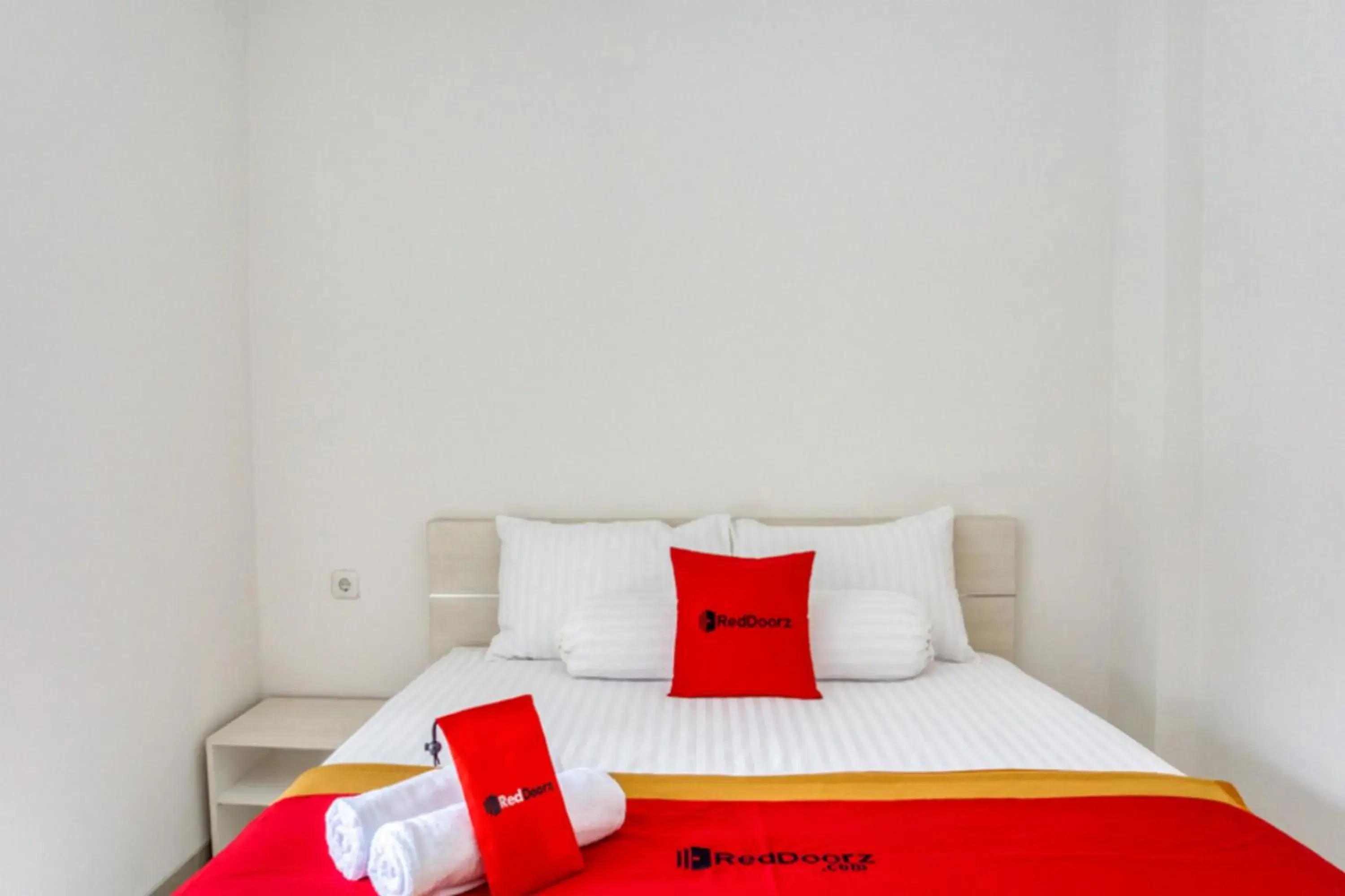 Bedroom, Bed in RedDoorz @ Plemburan Jakal 2 Bedroom, Bed in RedDoorz @ Plemburan Jakal 2