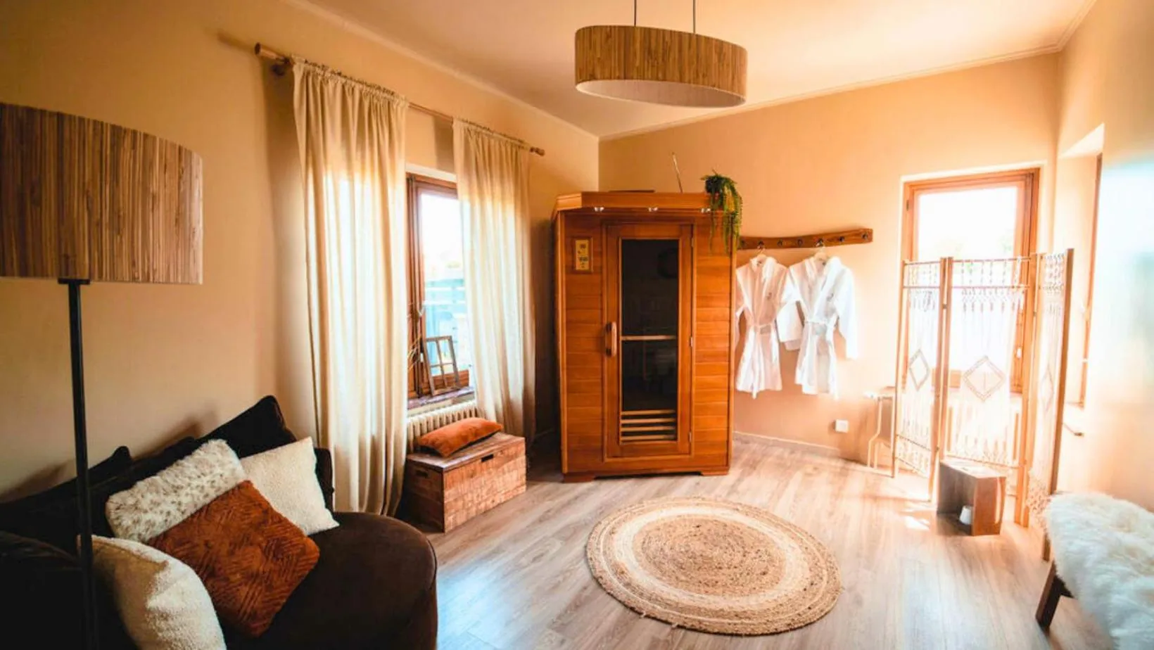 Bed in LES 7 MEUSES - Restaurant & Hébergements HÔTELIERS - INSOLITES - WELLNESS - GÎTES