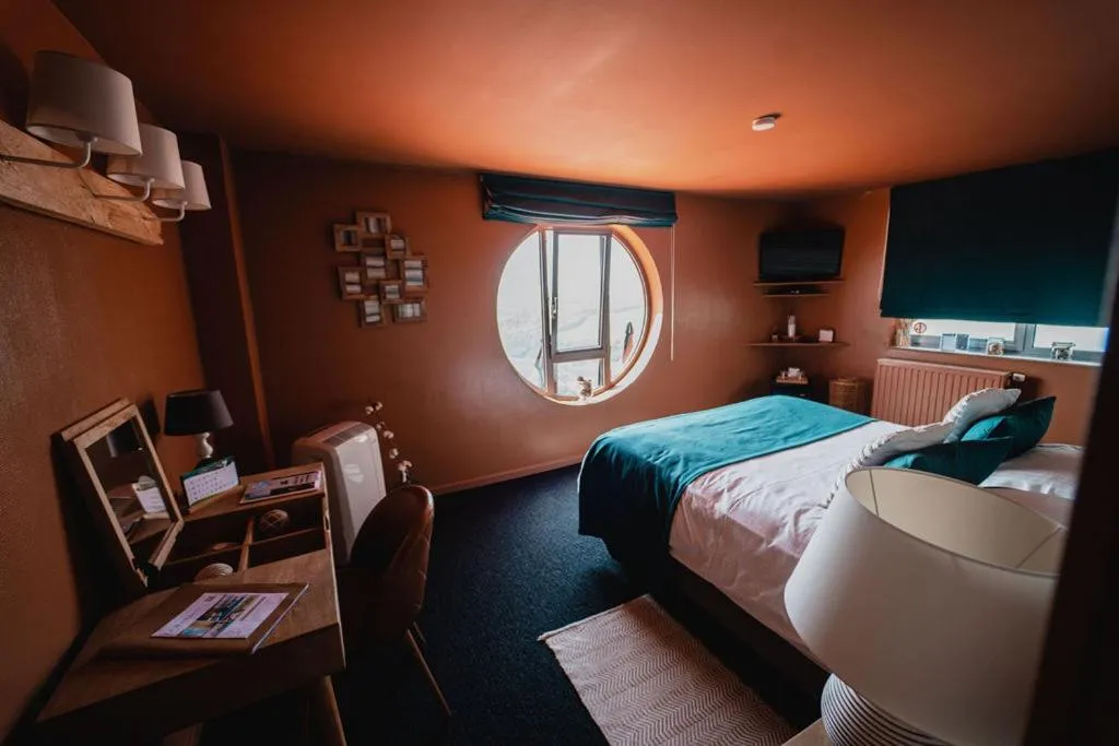 Bed in LES 7 MEUSES - Restaurant & Hébergements HÔTELIERS - INSOLITES - WELLNESS - GÎTES