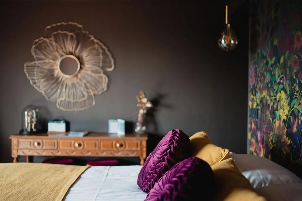 Bed in LES 7 MEUSES - Restaurant & Hébergements HÔTELIERS - INSOLITES - WELLNESS - GÎTES