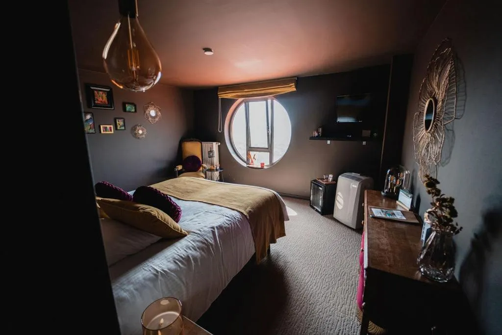 Bed in LES 7 MEUSES - Restaurant & Hébergements HÔTELIERS - INSOLITES - WELLNESS - GÎTES