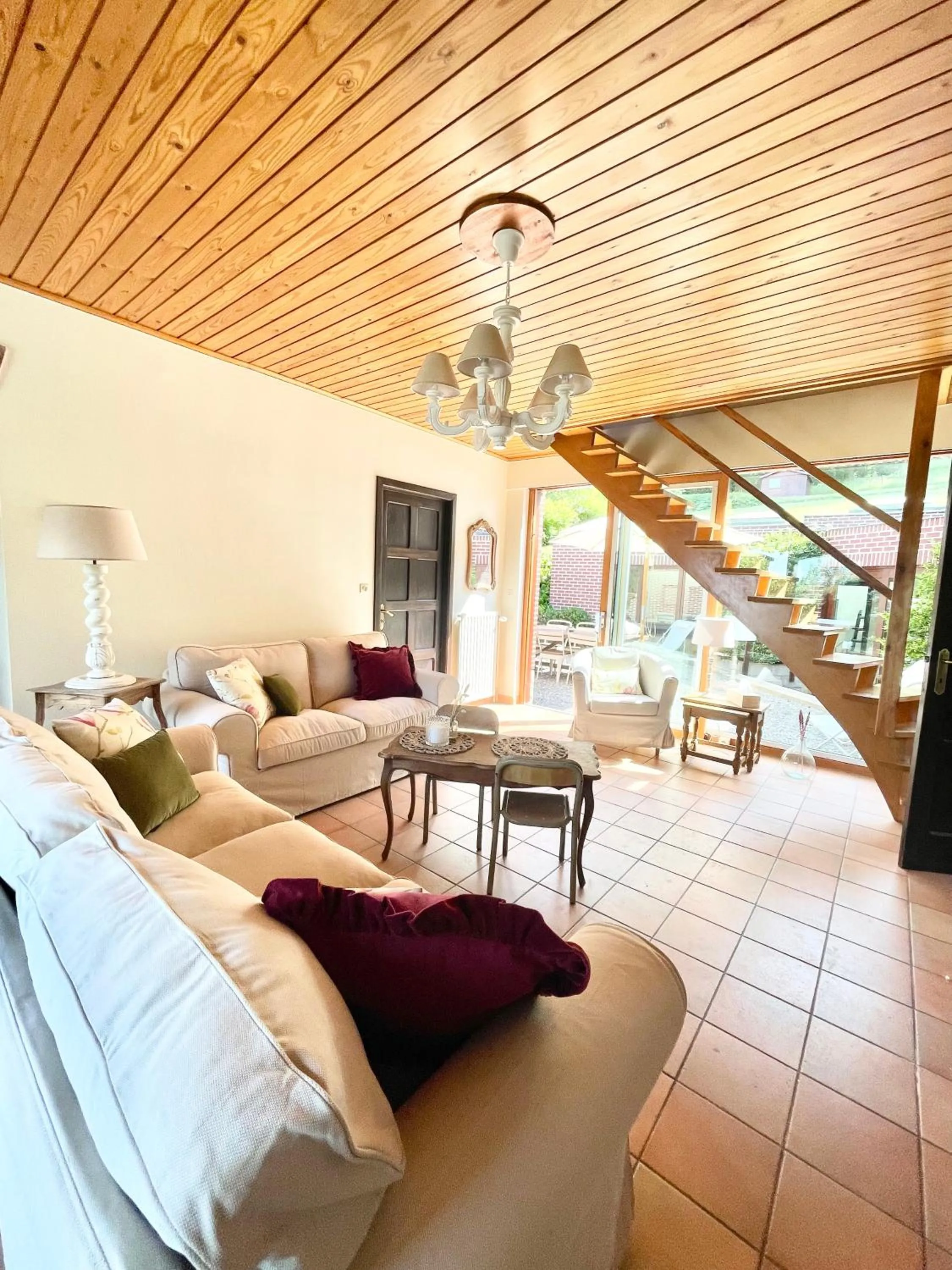 LES 7 MEUSES - Restaurant & Hébergements HÔTELIERS - INSOLITES - WELLNESS - GÎTES