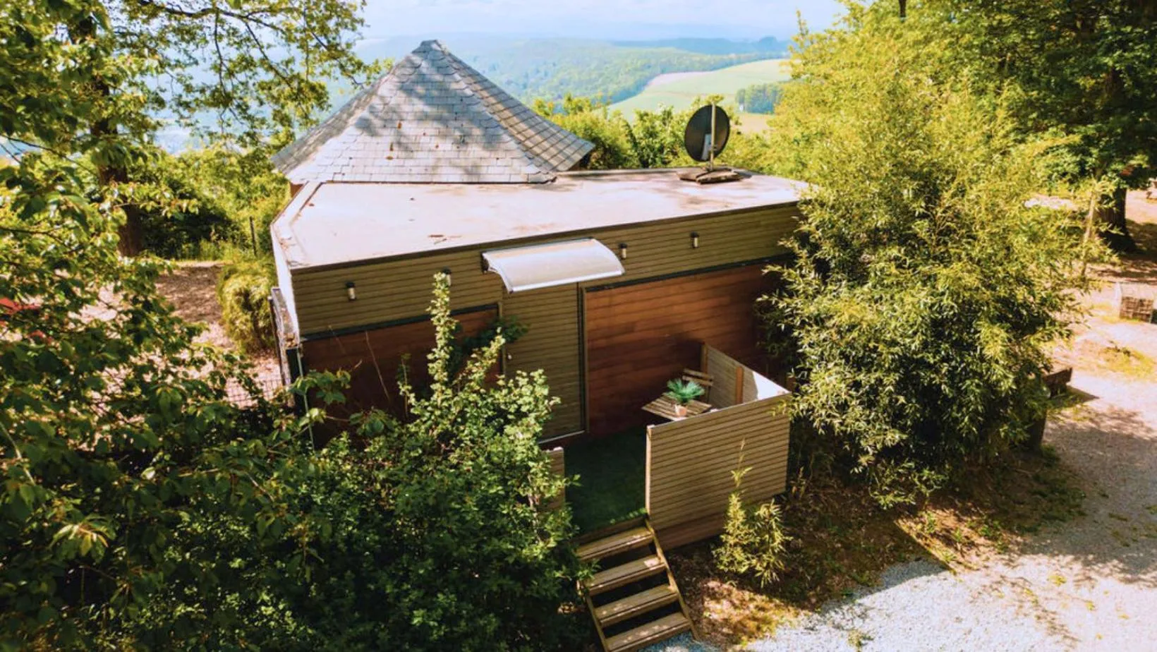 Bird's eye view in LES 7 MEUSES - Restaurant & Hébergements HÔTELIERS - INSOLITES - WELLNESS - GÎTES