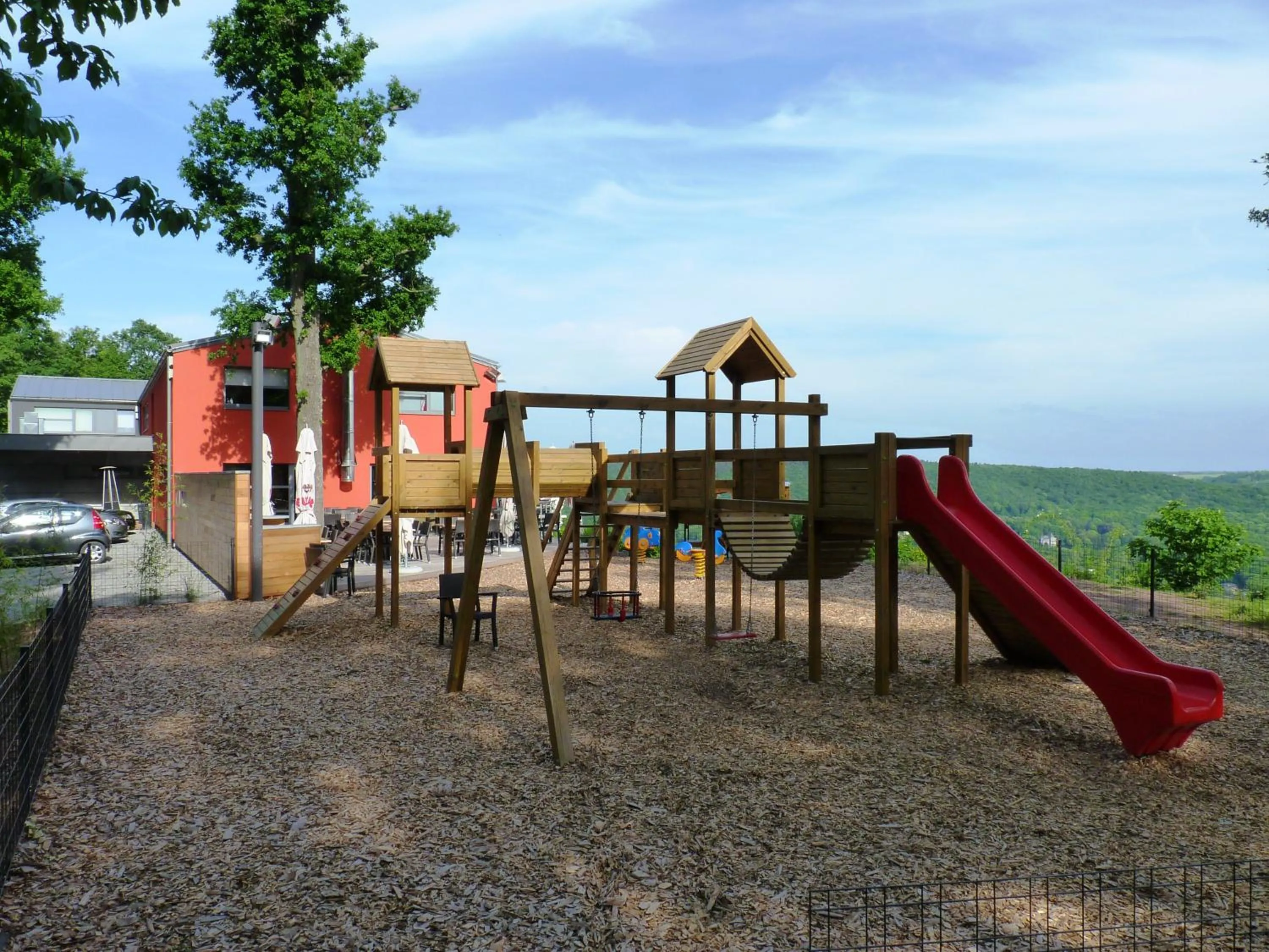 Children play ground in LES 7 MEUSES - Restaurant & Hébergements HÔTELIERS - INSOLITES - WELLNESS - GÎTES