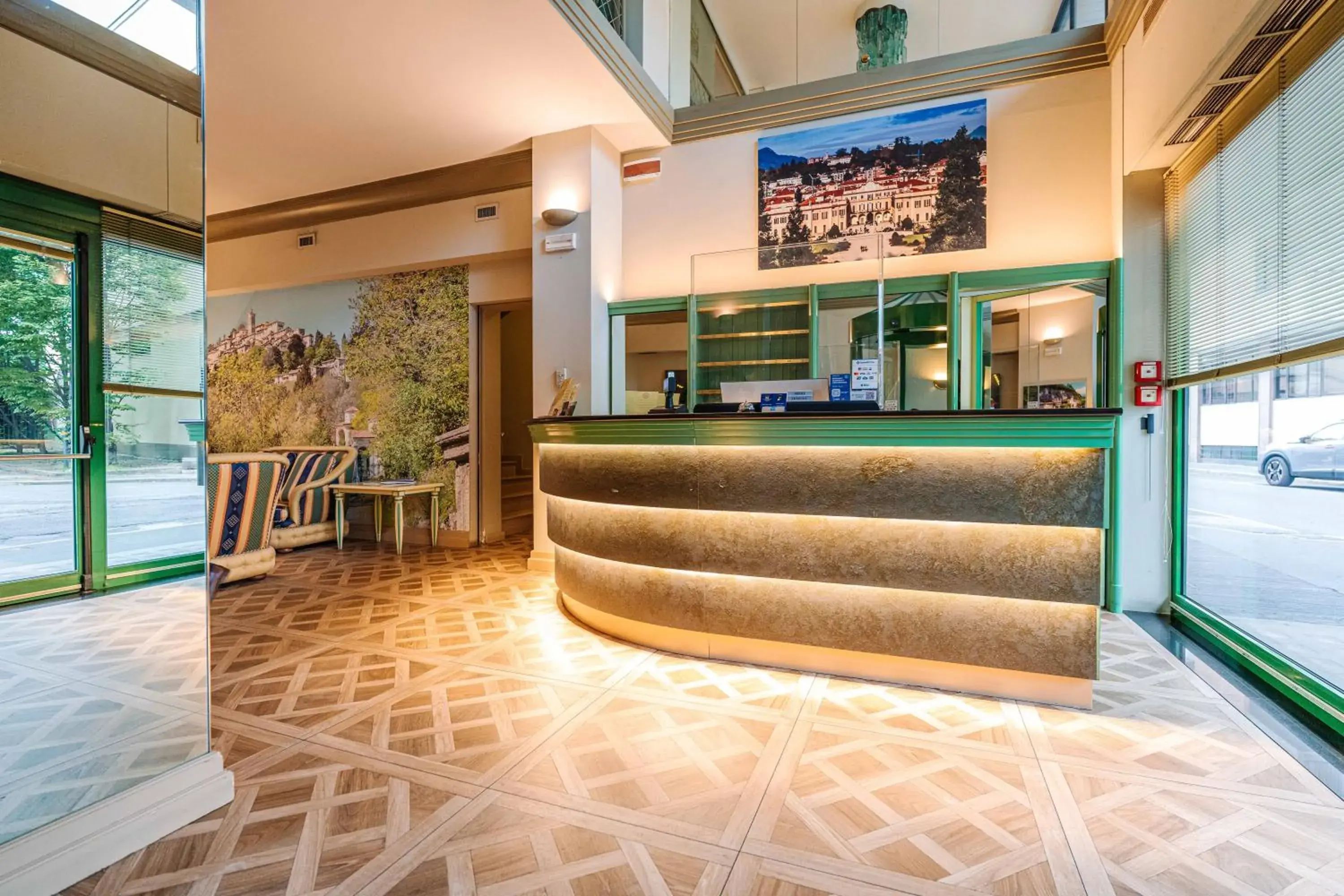 Lobby or reception in Crystal Hotel Varese Lobby or reception in Crystal Hotel Varese