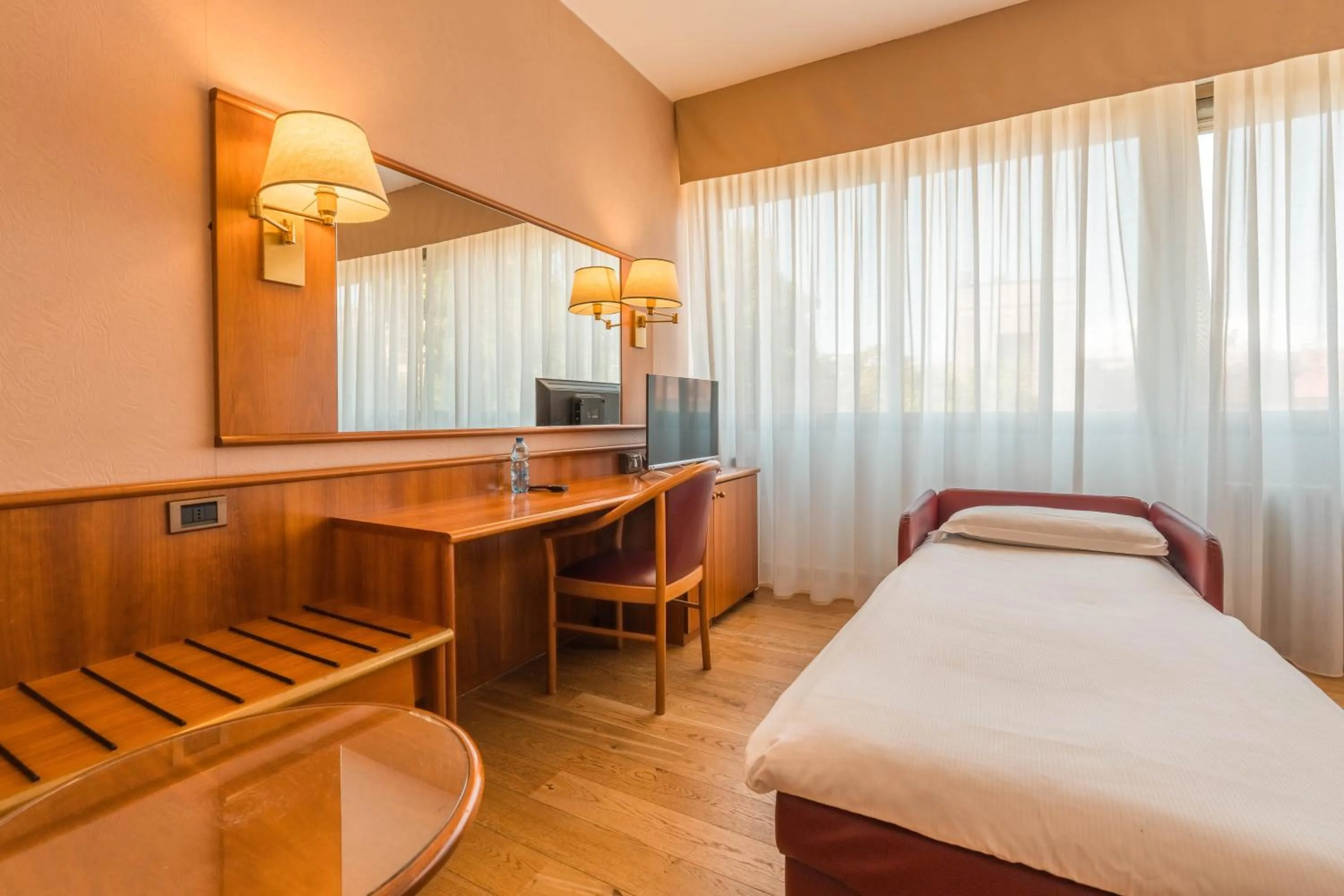 Other, Bed in Crystal Hotel Varese