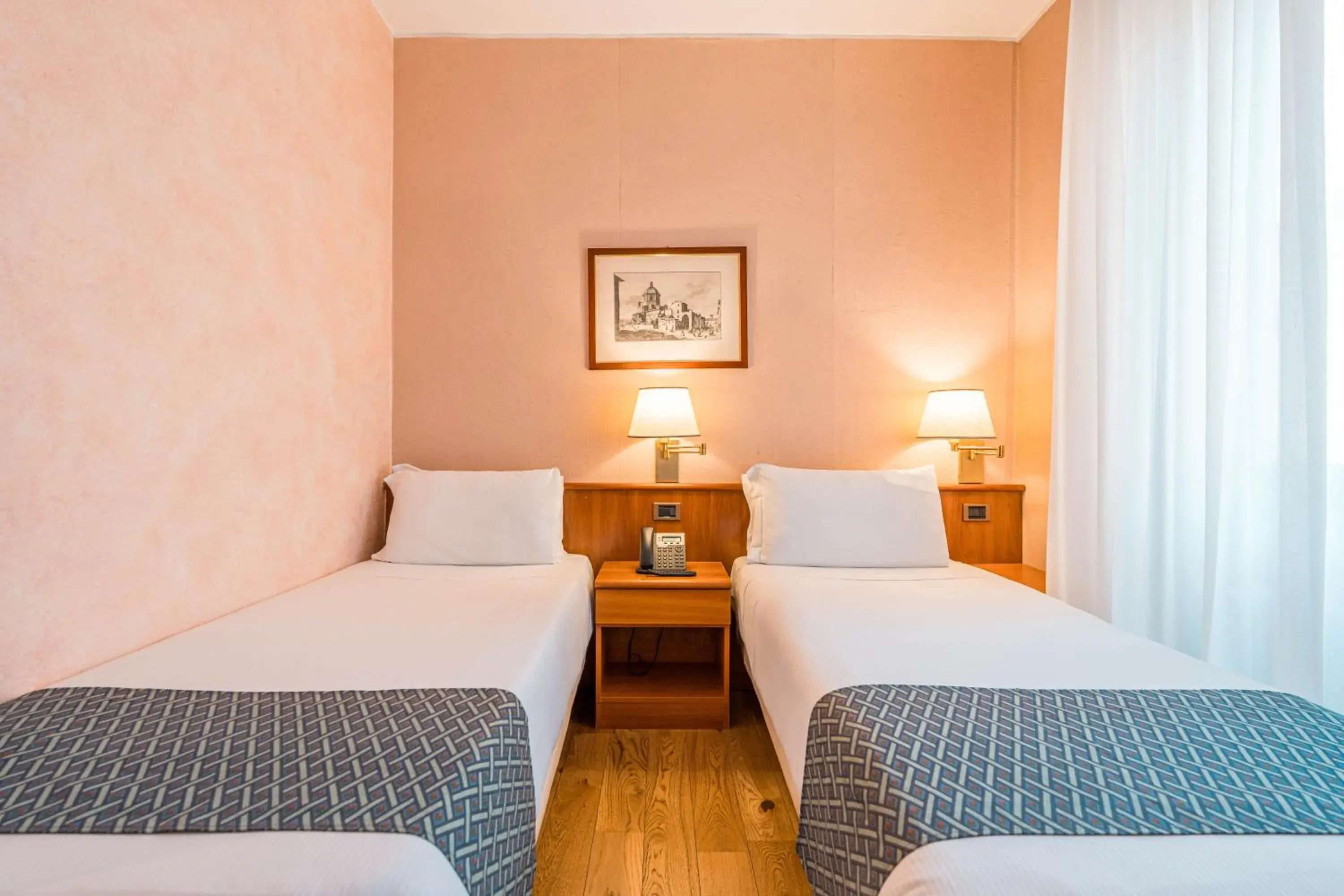 Twin Room in Crystal Hotel Varese Twin Room in Crystal Hotel Varese