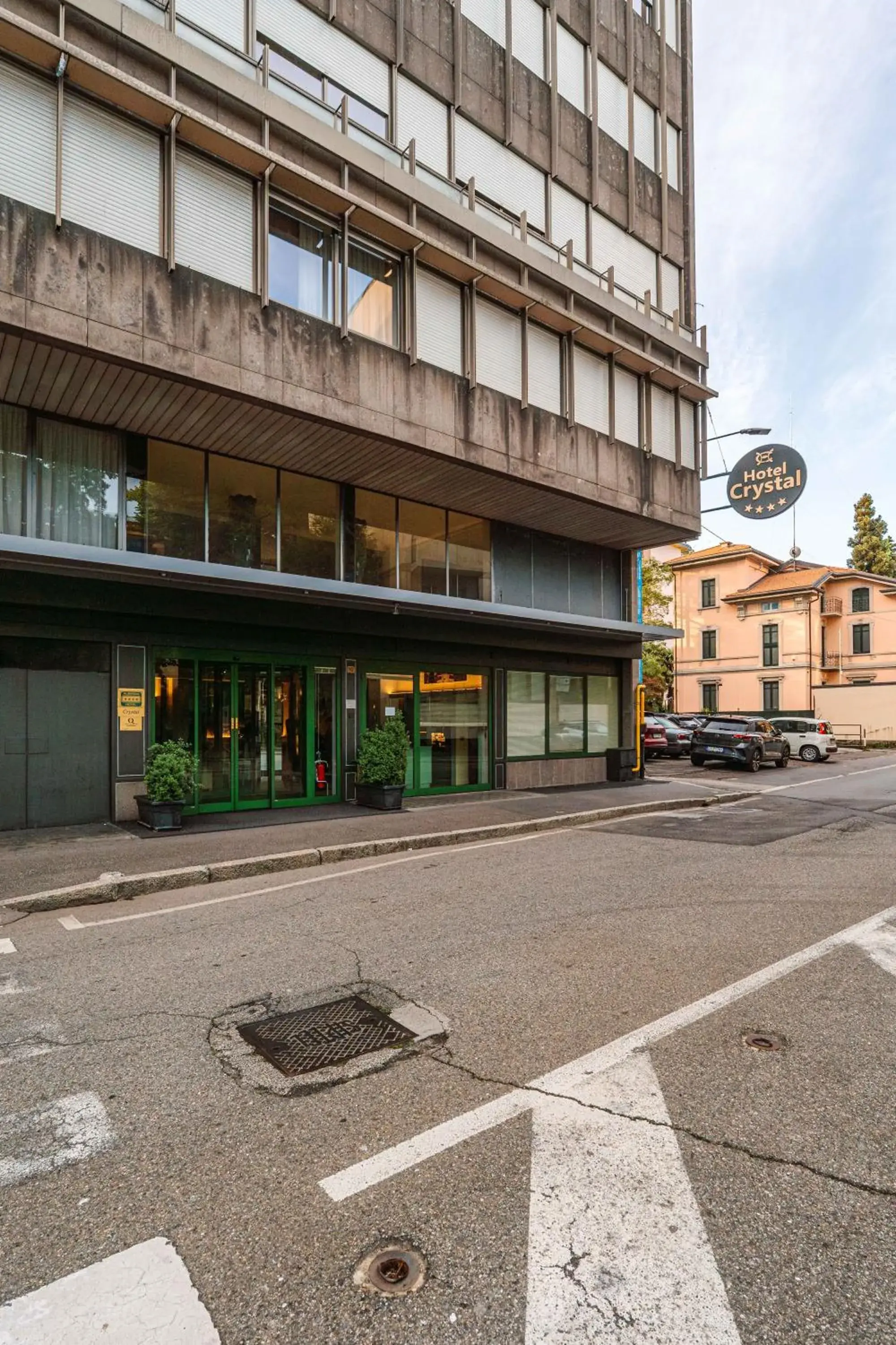 Property building in Crystal Hotel Varese Property building in Crystal Hotel Varese