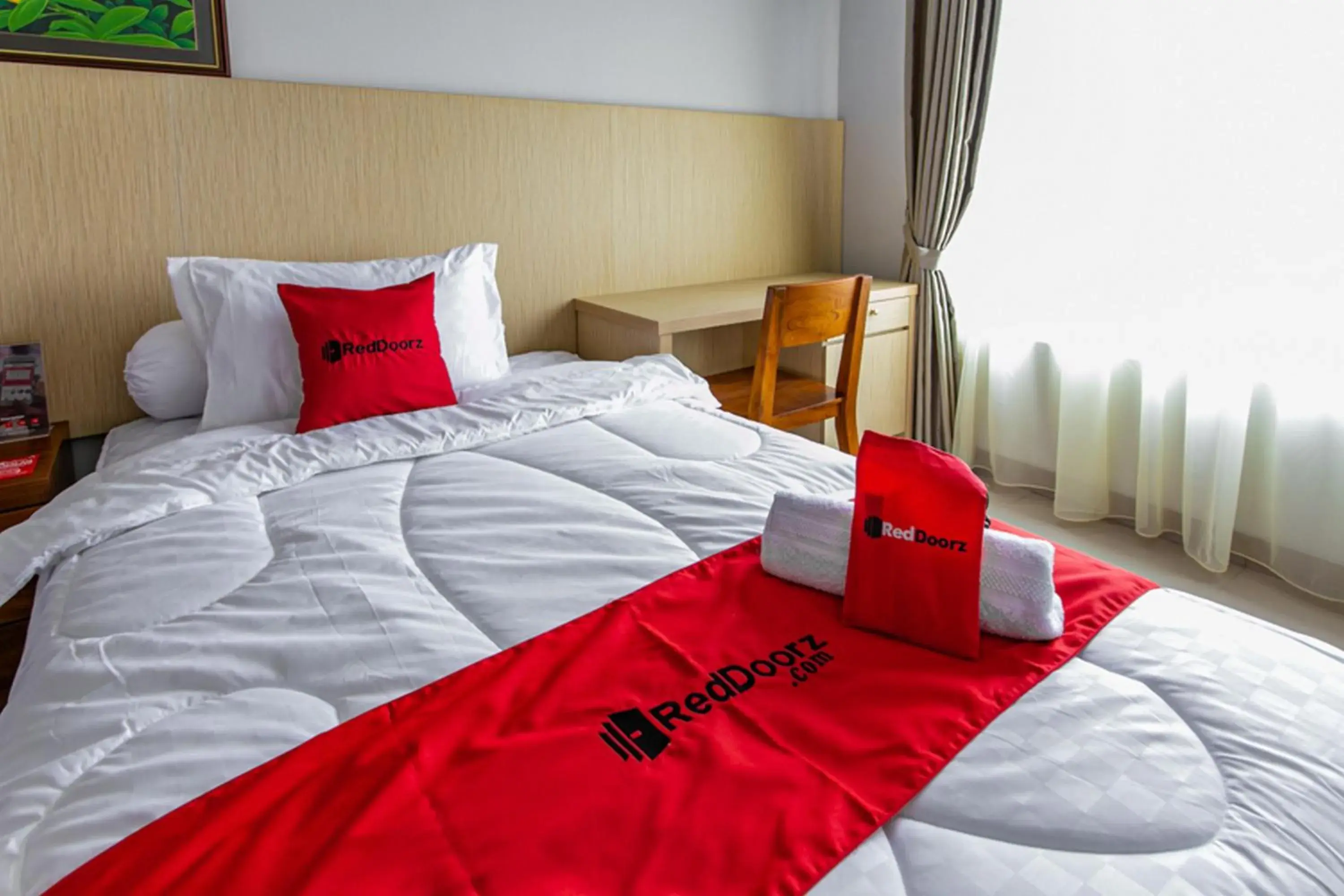 Bedroom, Bed in RedDoorz near Universitas Muhammadiyah Yogyakarta Bedroom, Bed in RedDoorz near Universitas Muhammadiyah Yogyakarta