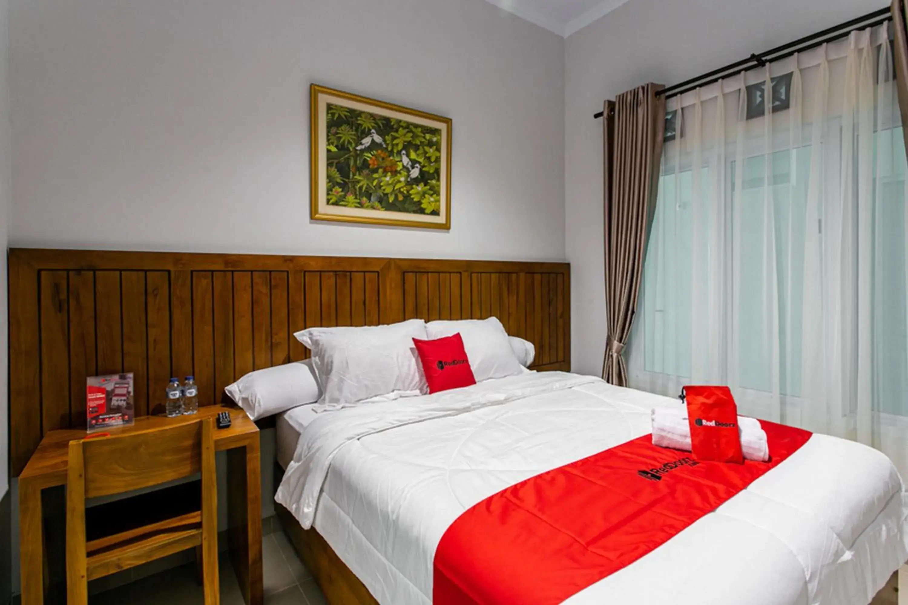 Bedroom, Bed in RedDoorz near Universitas Muhammadiyah Yogyakarta Bedroom, Bed in RedDoorz near Universitas Muhammadiyah Yogyakarta