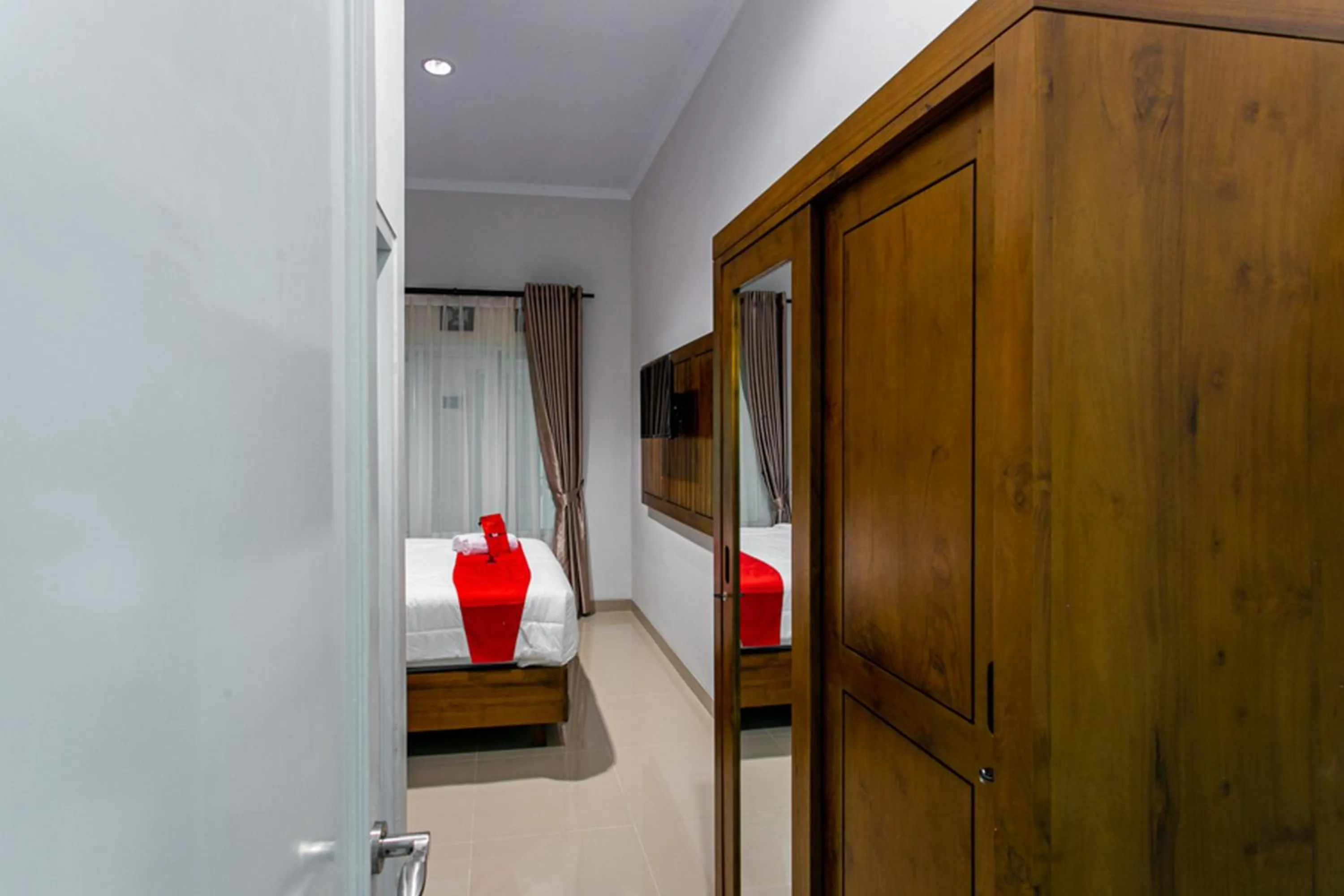 Bedroom in RedDoorz near Universitas Muhammadiyah Yogyakarta